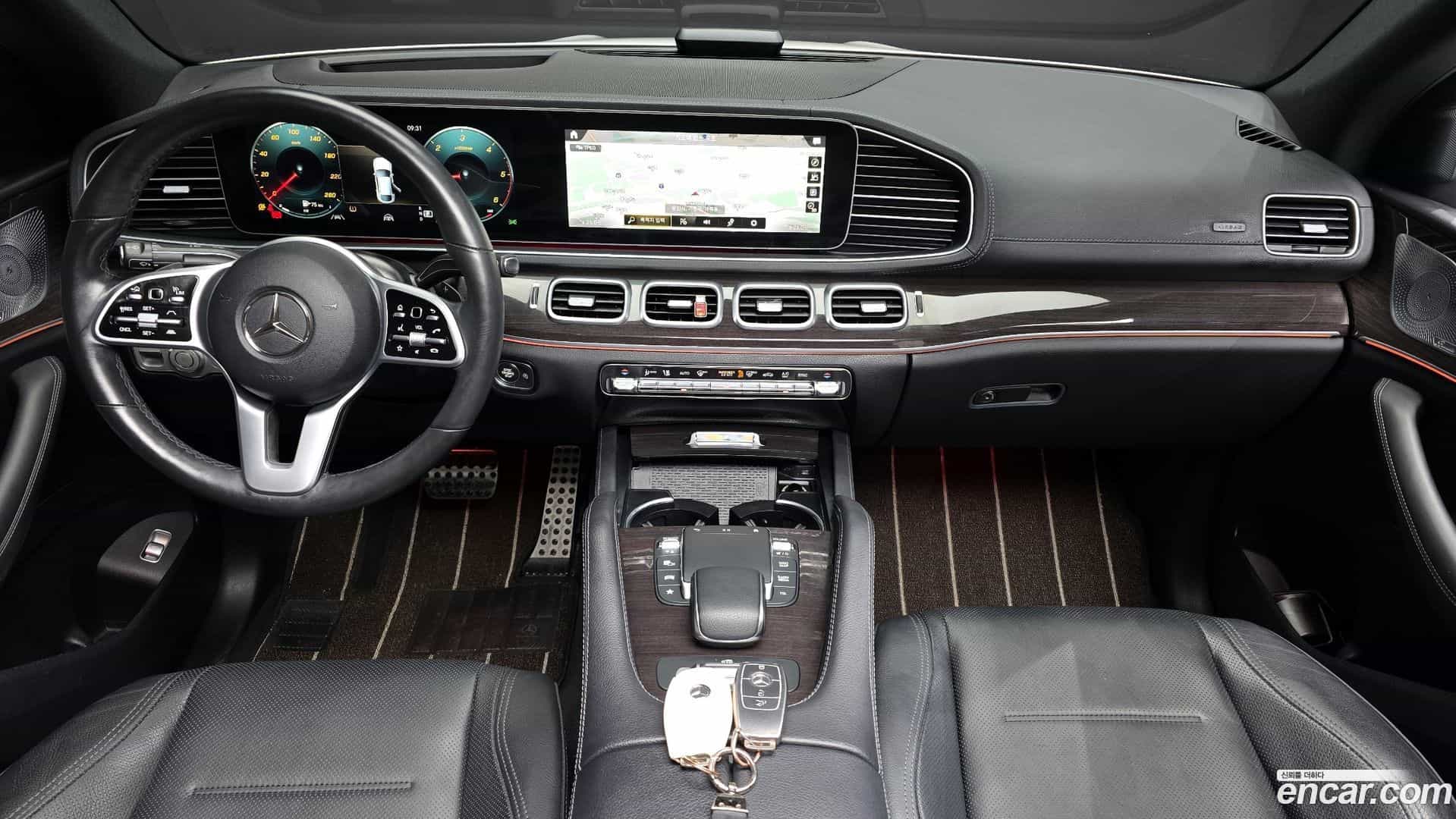 GLE-Class Mercedes-Benz 2020.11-INNER-007