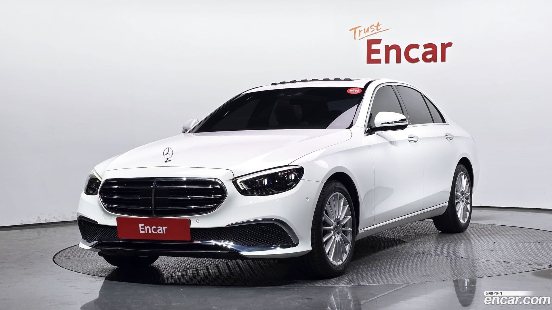 Main__Slider__Photo:E-Class Mercedes-Benz 2021.2-0