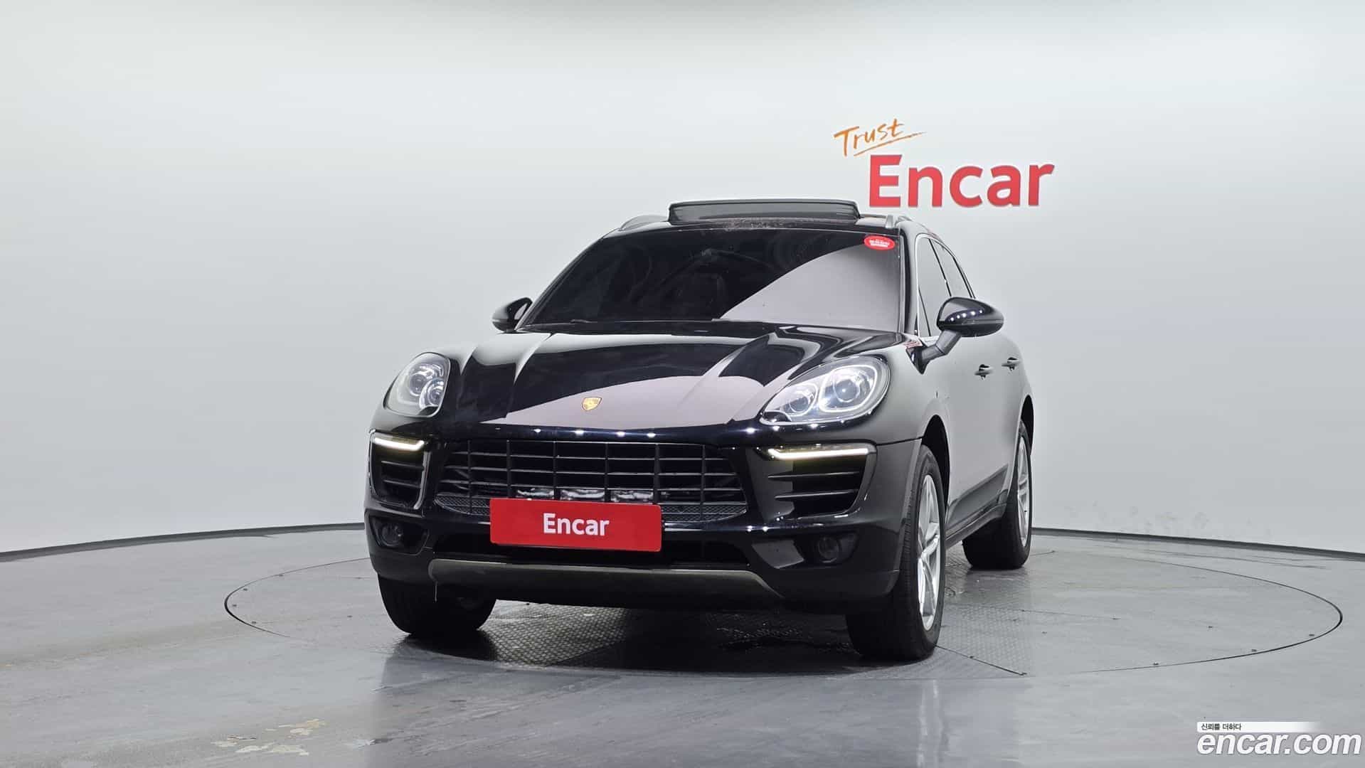 Macan Porsche 2015.4-OUTER-003