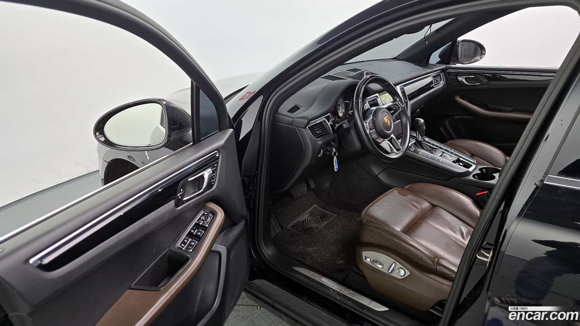 Macan Porsche 2015.4-INNER-010
