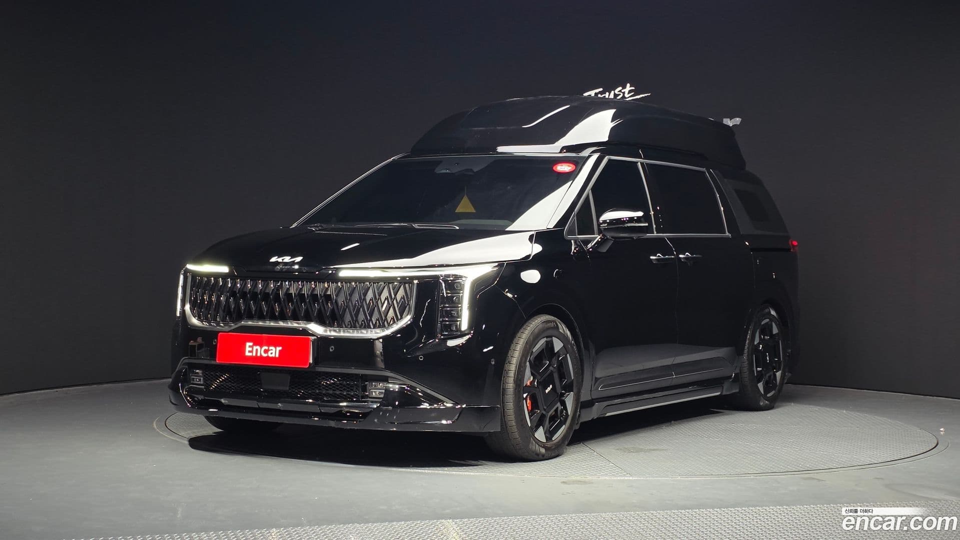 Main__Slider__Photo:Canival Kia 2024.0-0