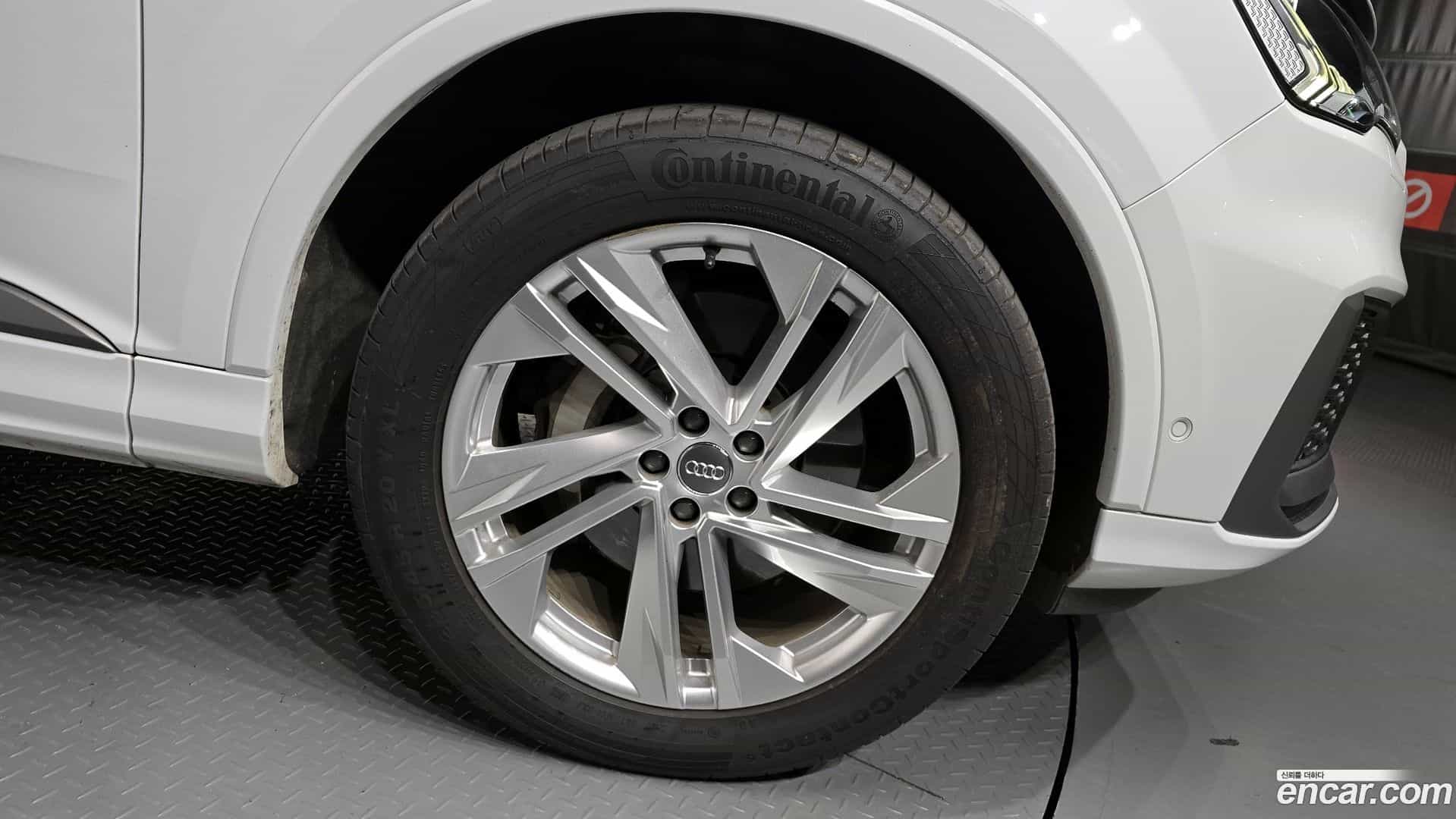 Q7 Audi 2020.4-OUTER-005
