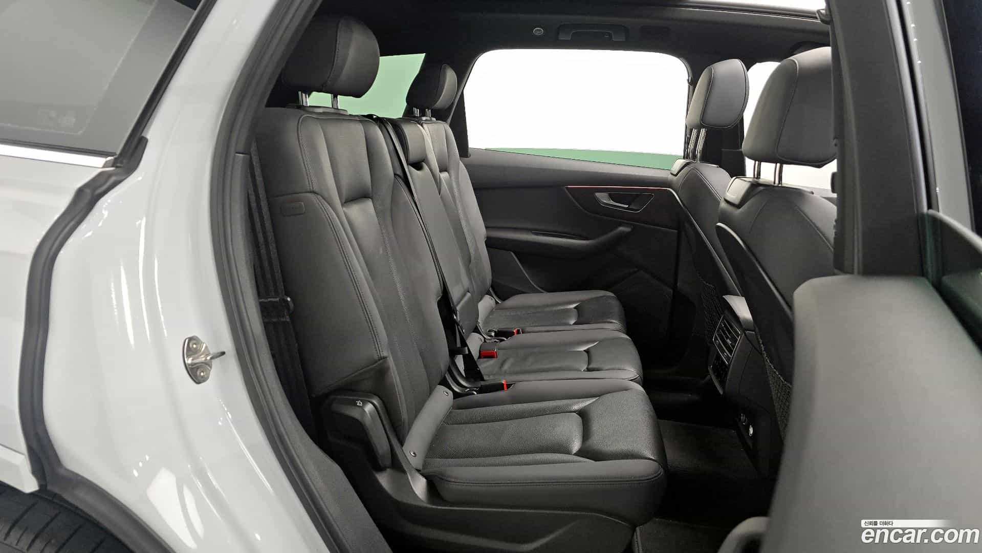 Q7 Audi 2020.4-OPTION-016