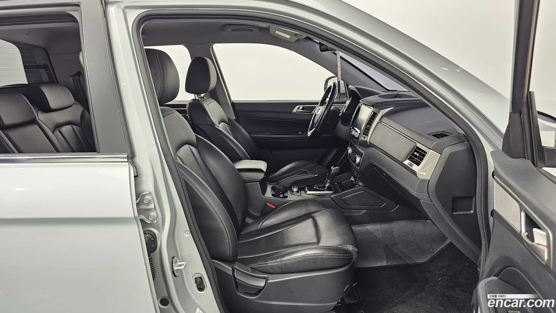 Rexton KG Mobility 2018.7-INNER-010
