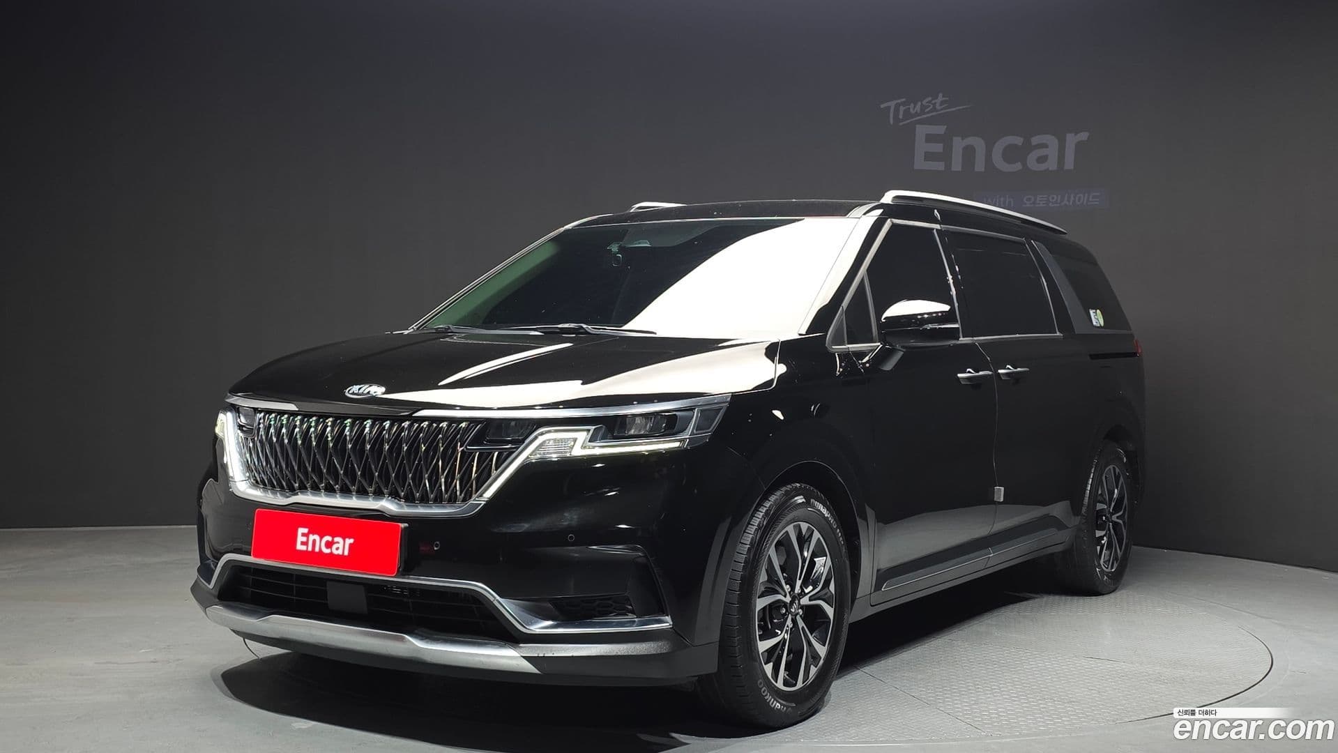 Main__Slider__Photo:Canival Kia 2020.9-0