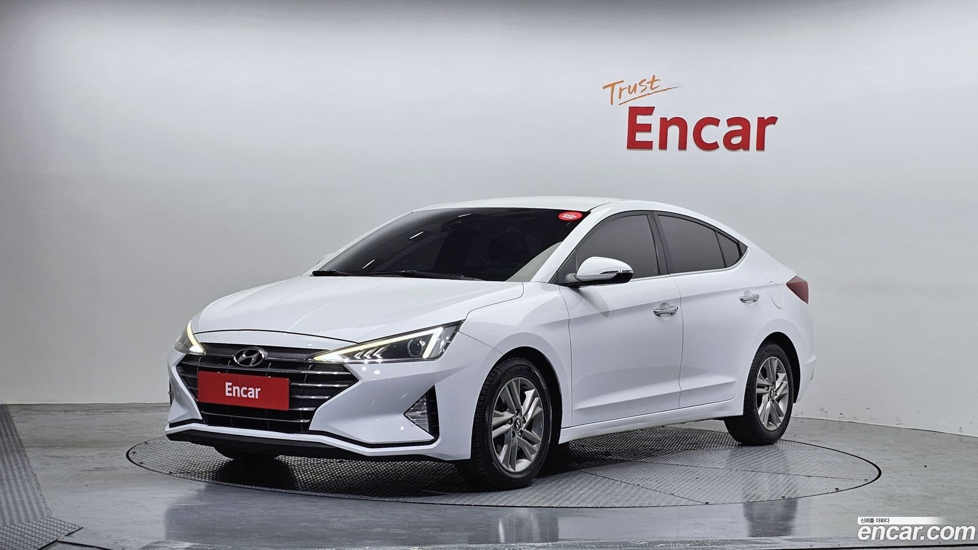 Main__Slider__Photo:AVANTE Hyundai 2018.10-0