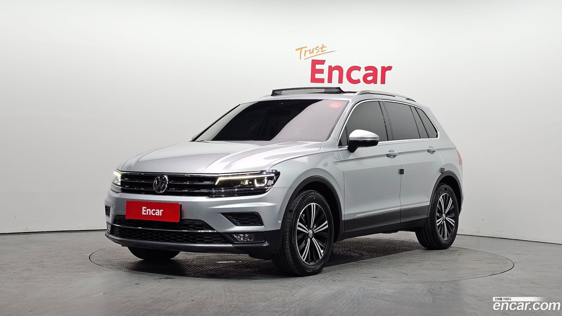 Main__Slider__Photo:Tiguan Volkswagen 2019.11-0