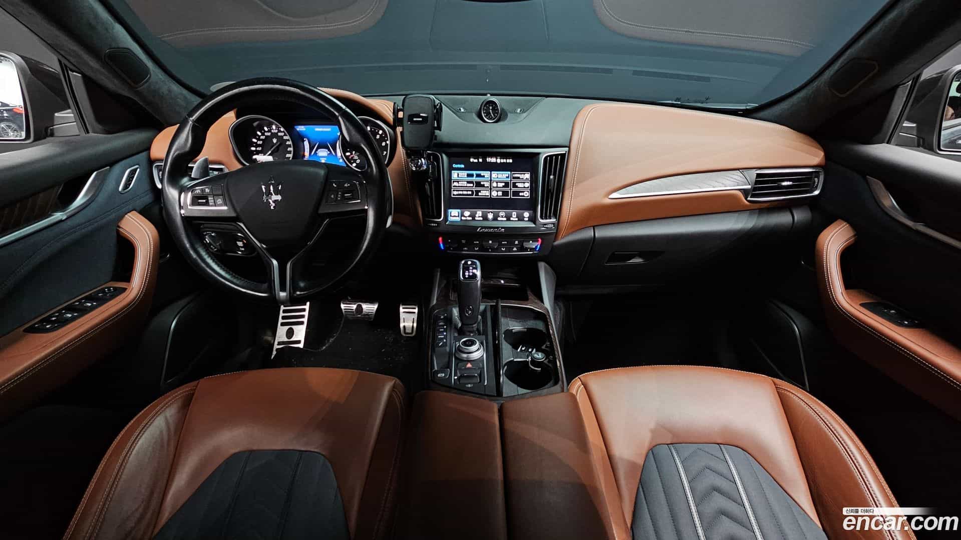 Levante Maserati 2020.2-INNER-007