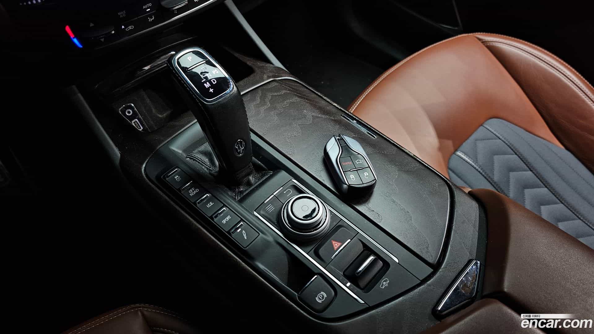 Levante Maserati 2020.2-INNER-009