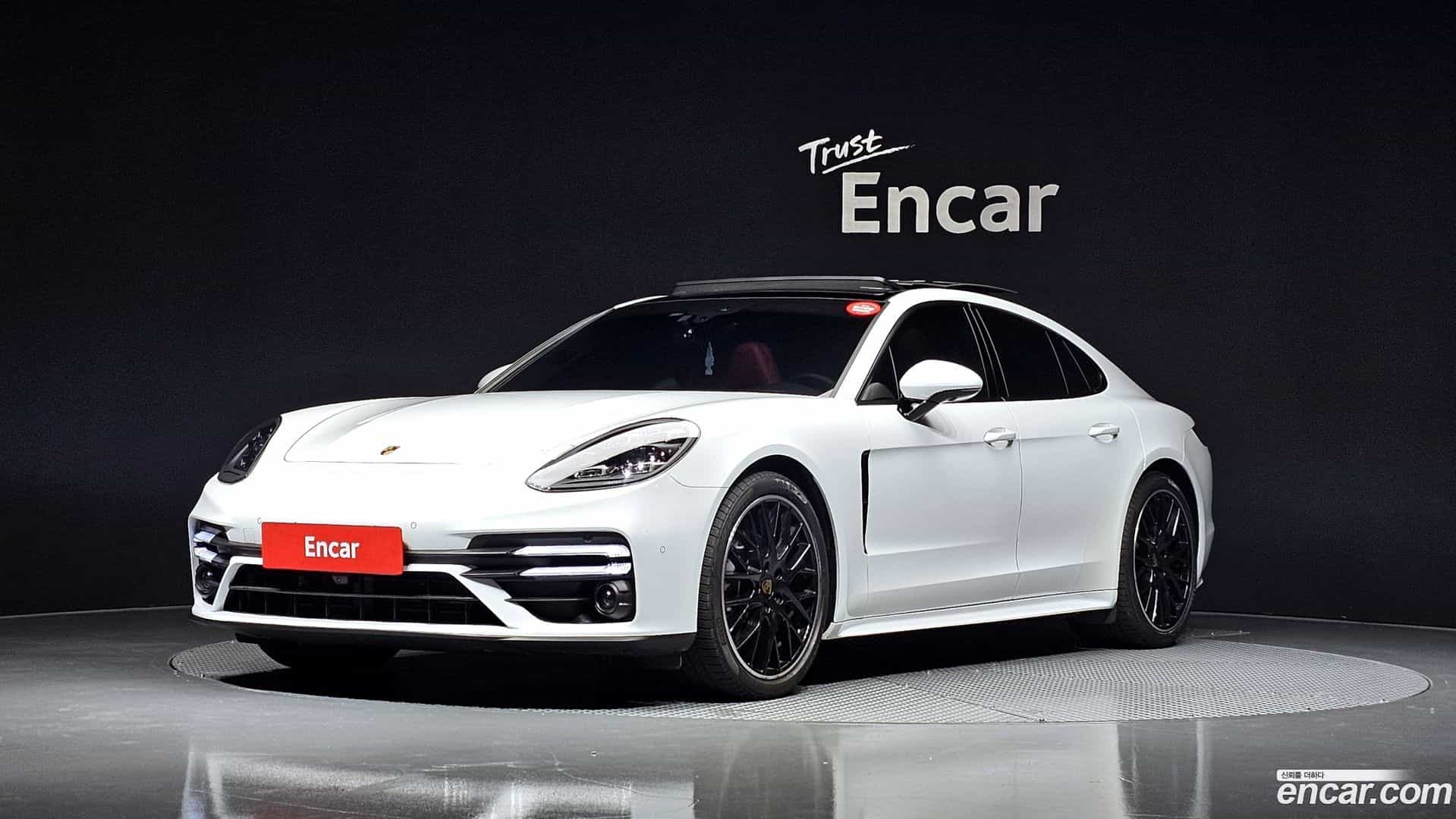 Panamera Porsche 2019.8-OUTER-001