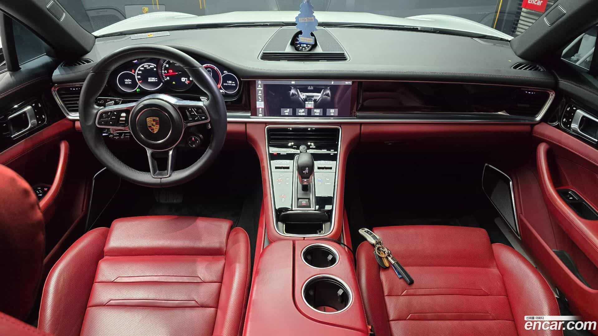Panamera Porsche 2019.8-INNER-007