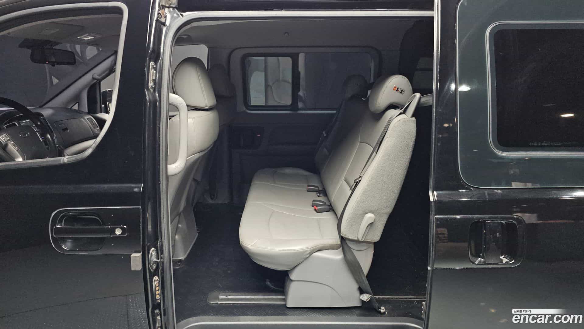 Starex Hyundai 2019.4-OPTION-015