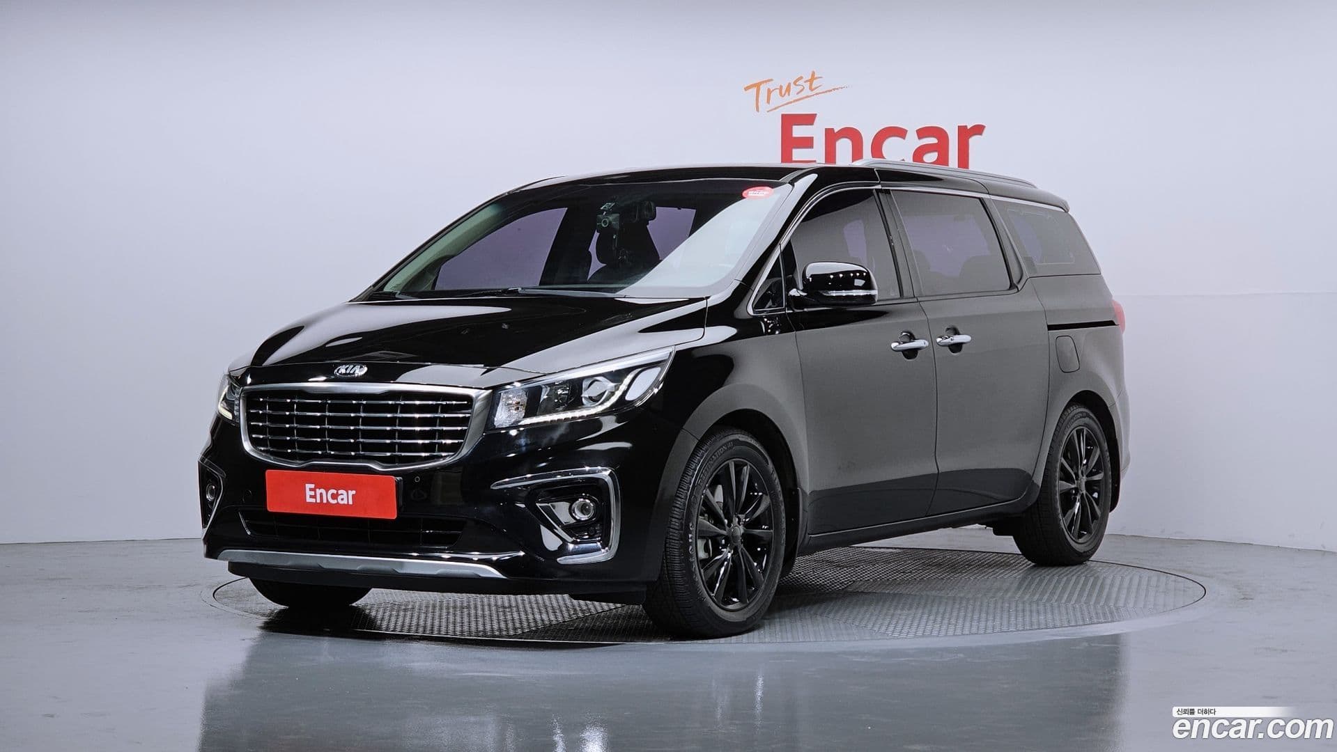 Main__Slider__Photo:Canival Kia 2019.2-0