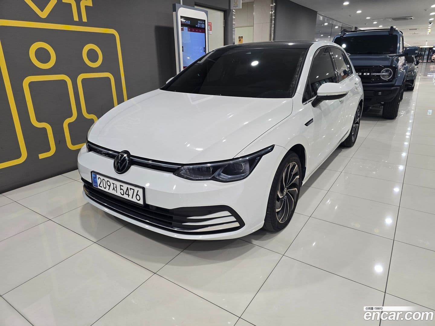 Main__Slider__Photo:Golf Volkswagen 2023.11-0
