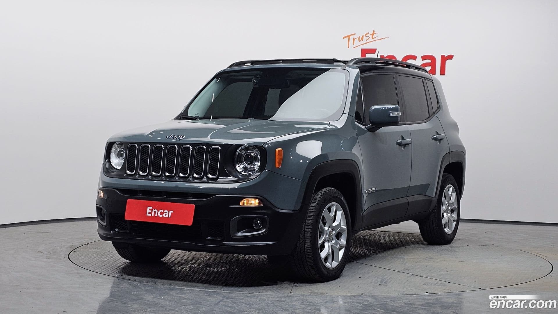 Main__Slider__Photo:Renegade Jeep 2016.11-0