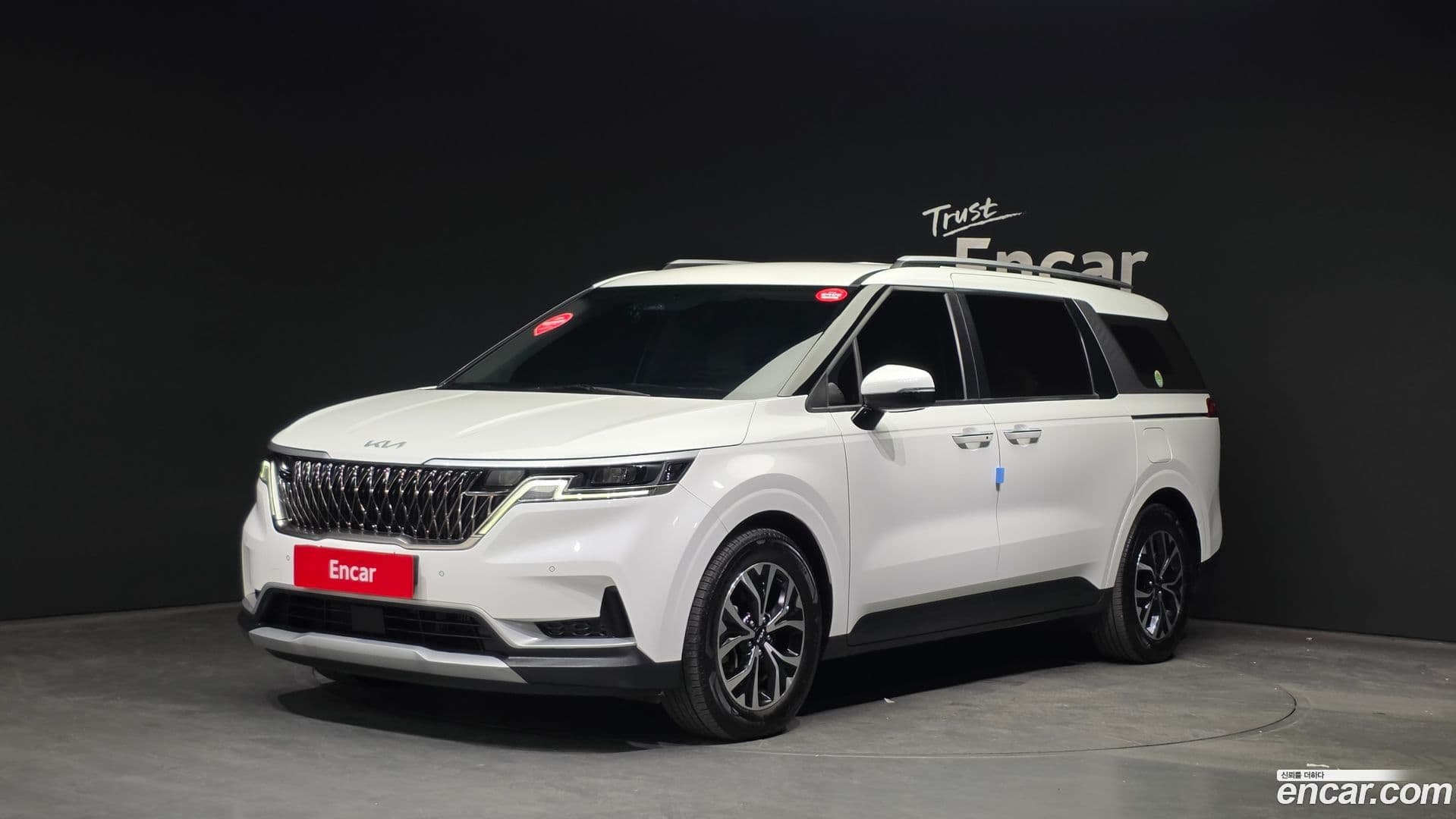 Main__Slider__Photo:Canival Kia 2022.7-0
