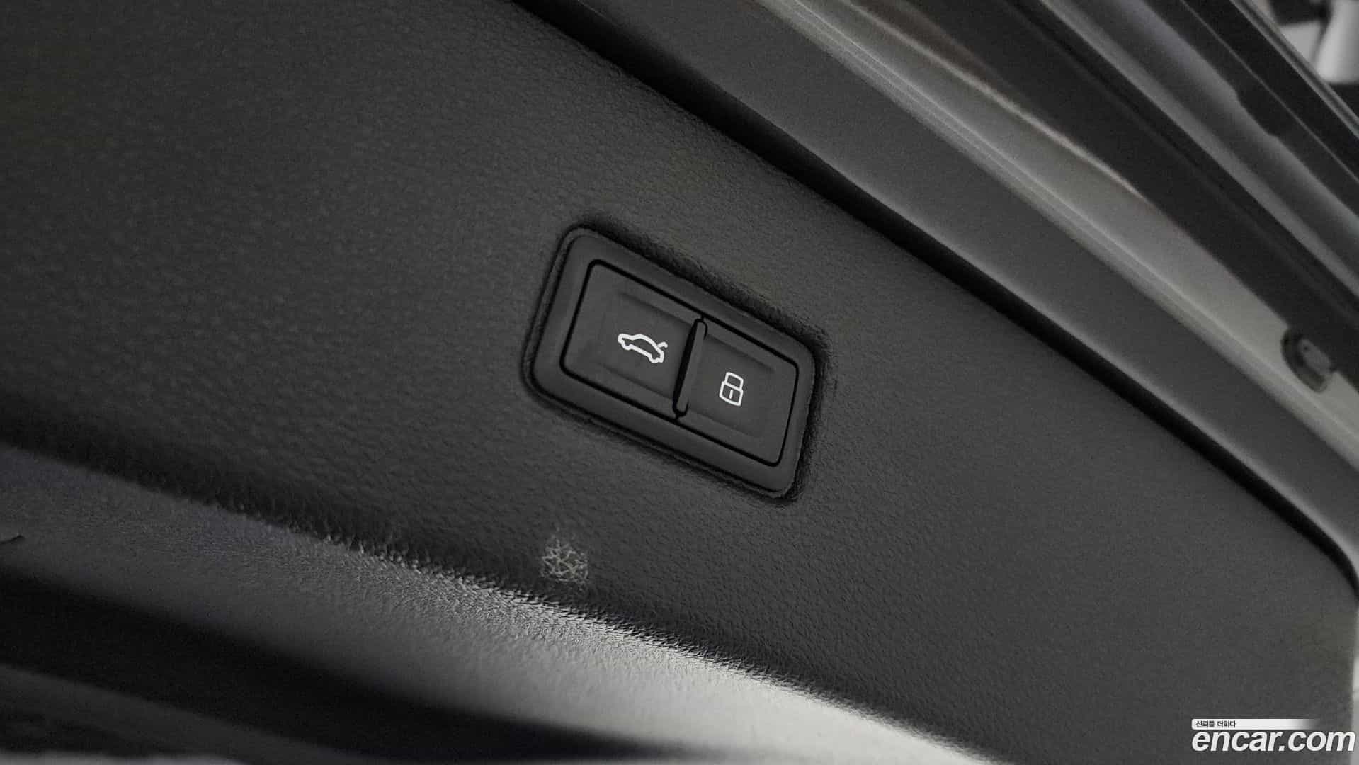 Q7 Audi 2020.4-OPTION-024