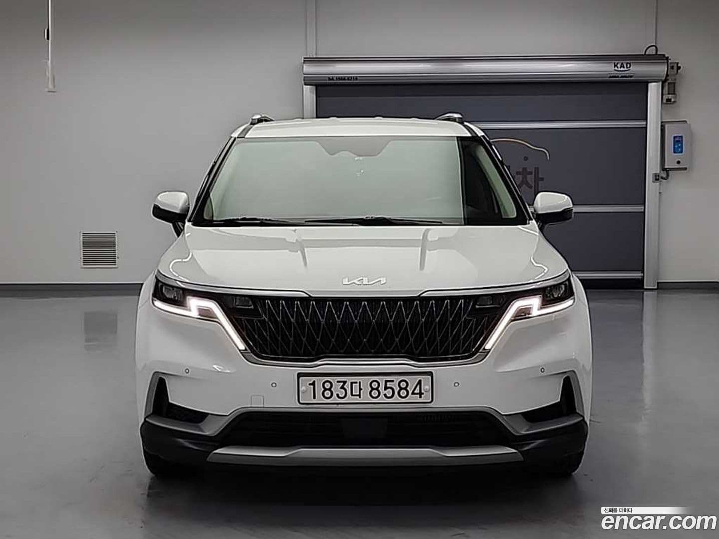 Main__Slider__Photo:Canival Kia 2023.1-0