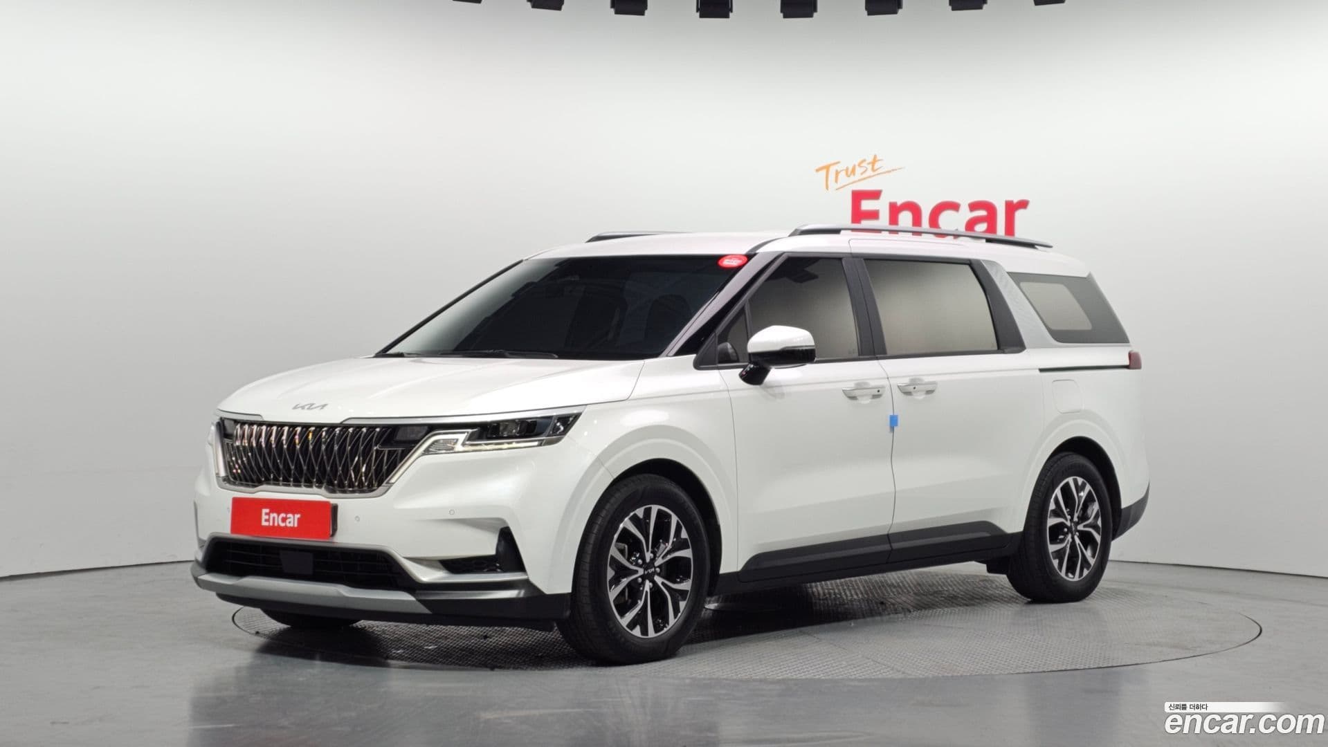 Main__Slider__Photo:Canival Kia 2023.5-0