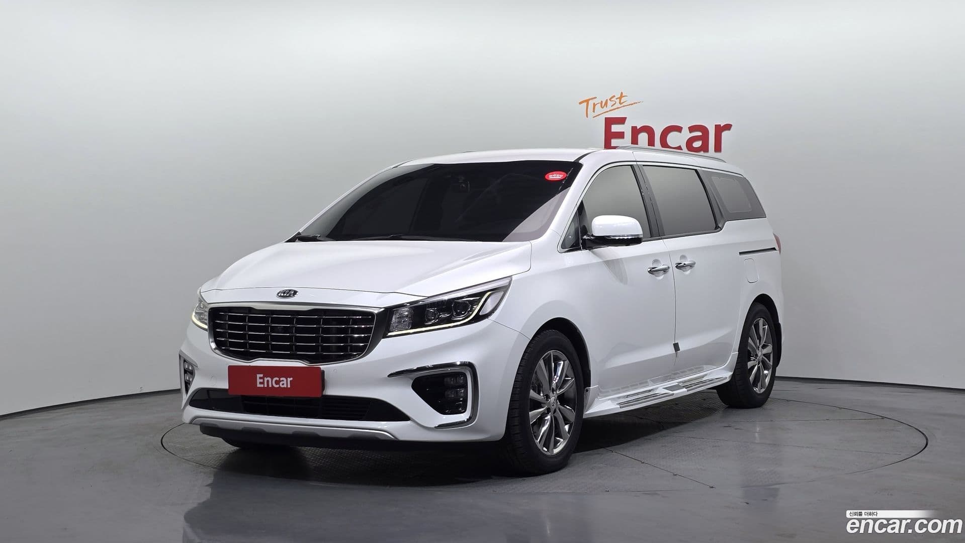 Main__Slider__Photo:Canival Kia 2018.8-0