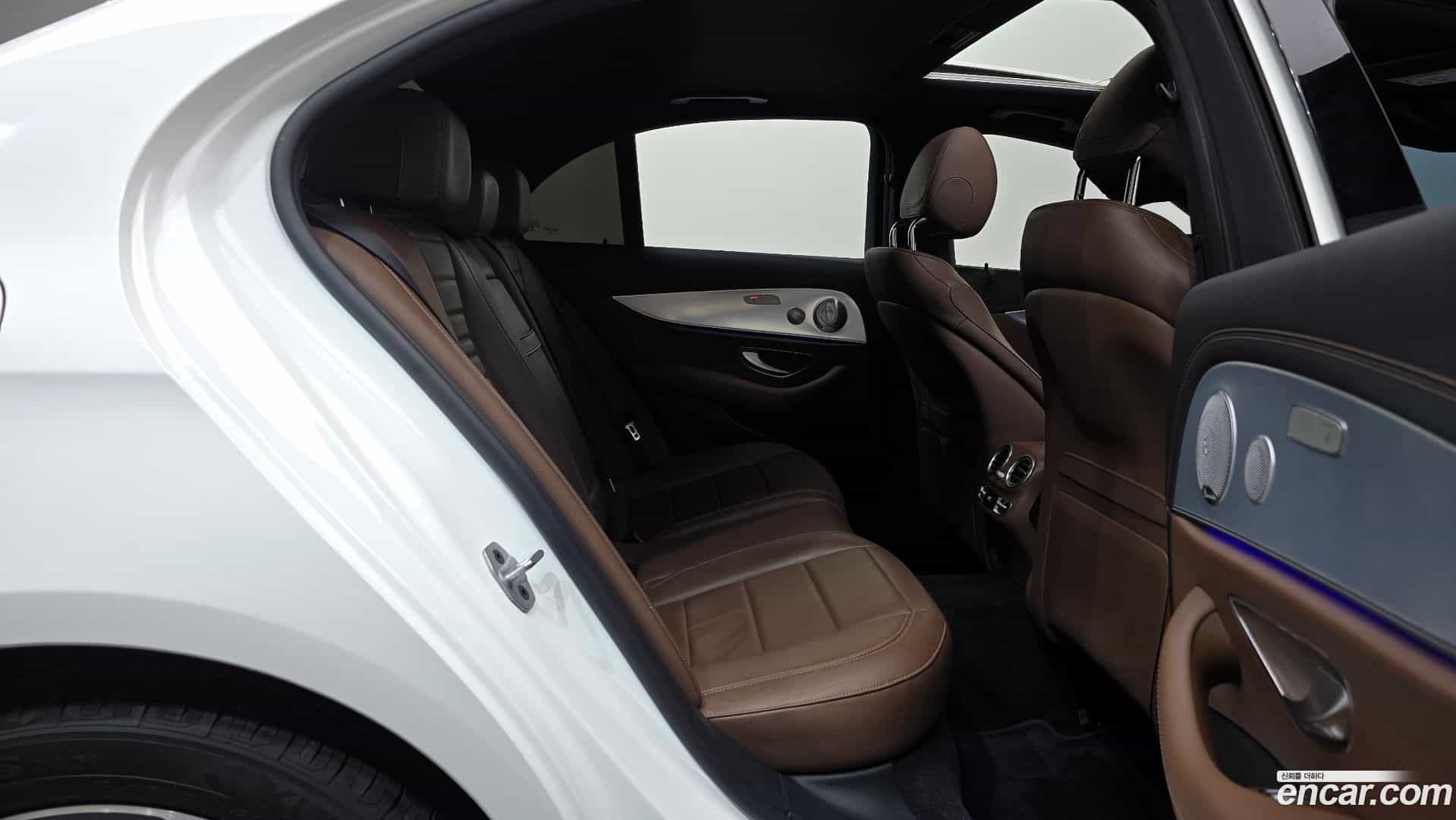 E-Class Mercedes-Benz 2021.1-OPTION-016