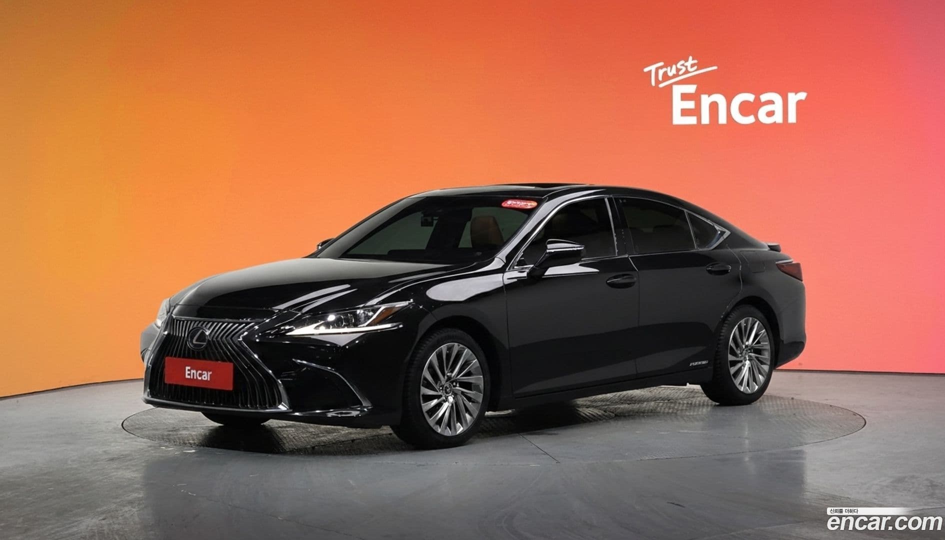 Main__Slider__Photo:ES Lexus 2018.10-0