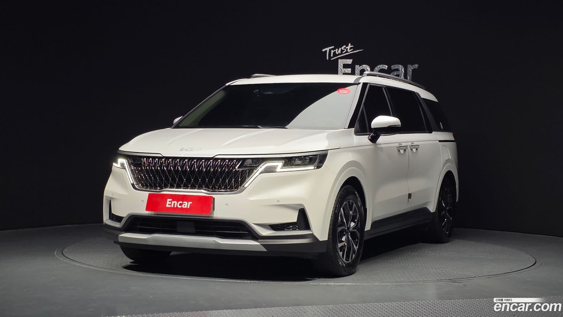Main__Slider__Photo:Canival Kia 2022.6-0