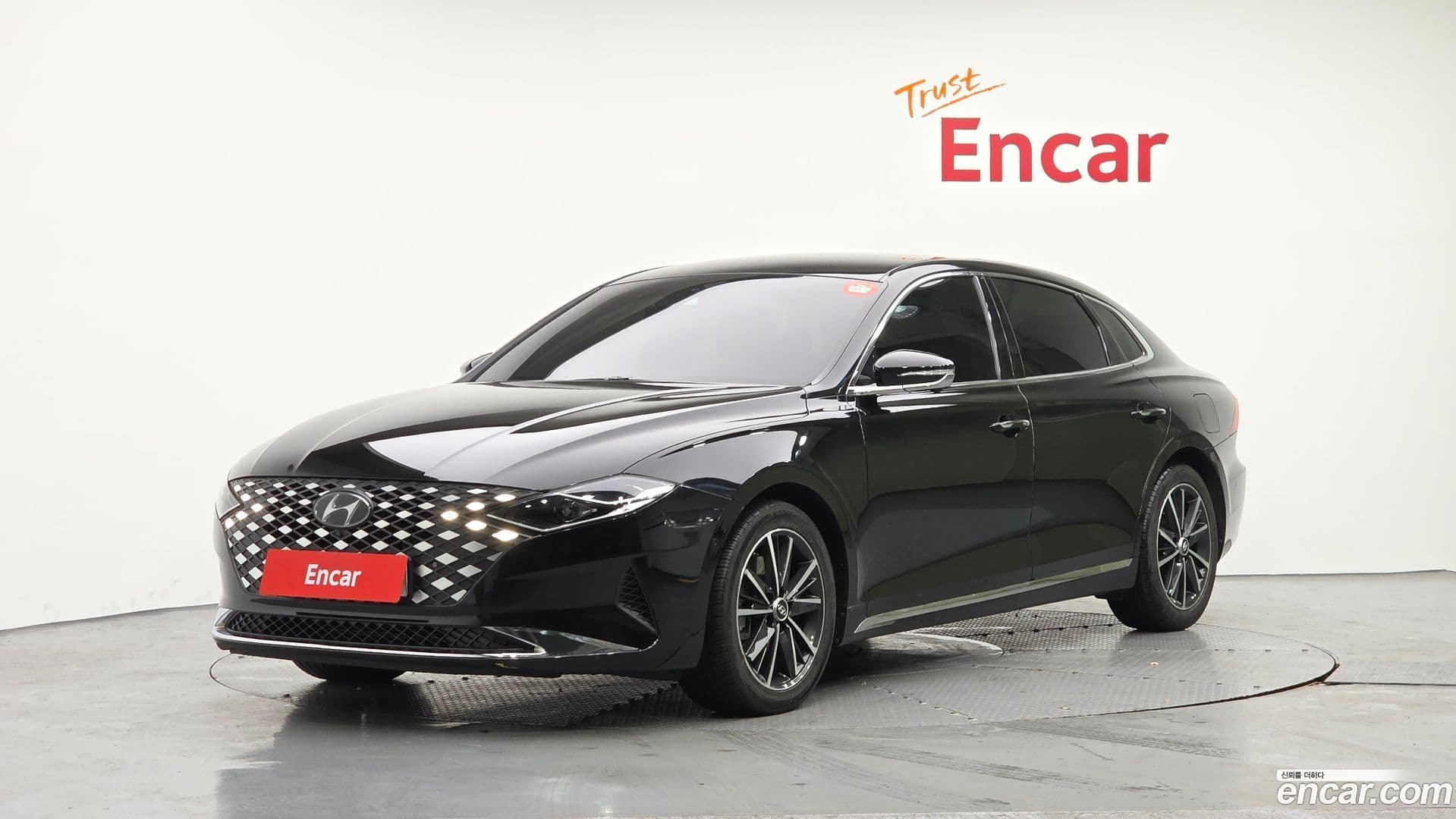Main__Slider__Photo:Grandeur Hyundai 2022.3-0