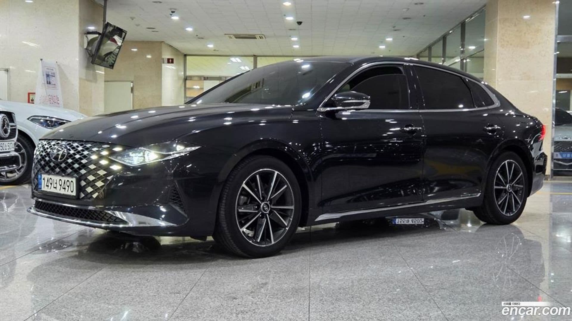 Main__Slider__Photo:Grandeur Hyundai 2020.3-0