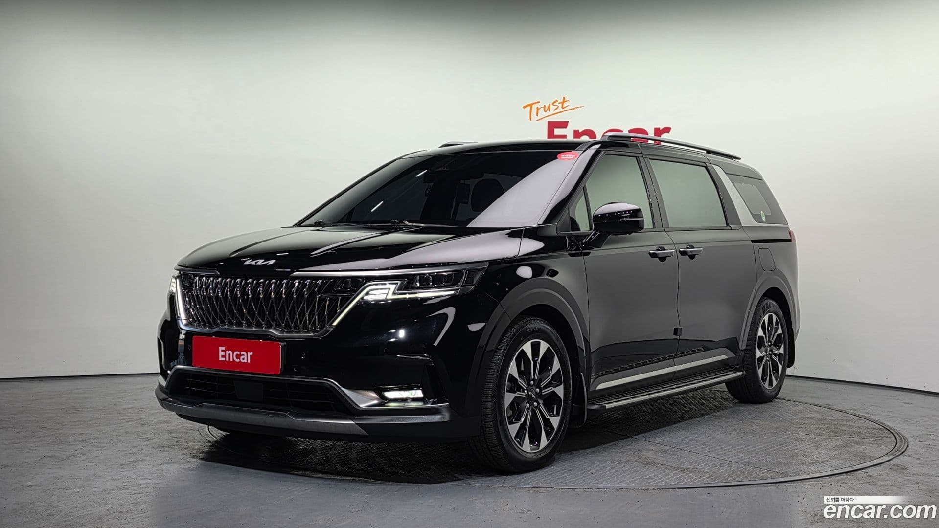 Main__Slider__Photo:Canival Kia 2023.4-0