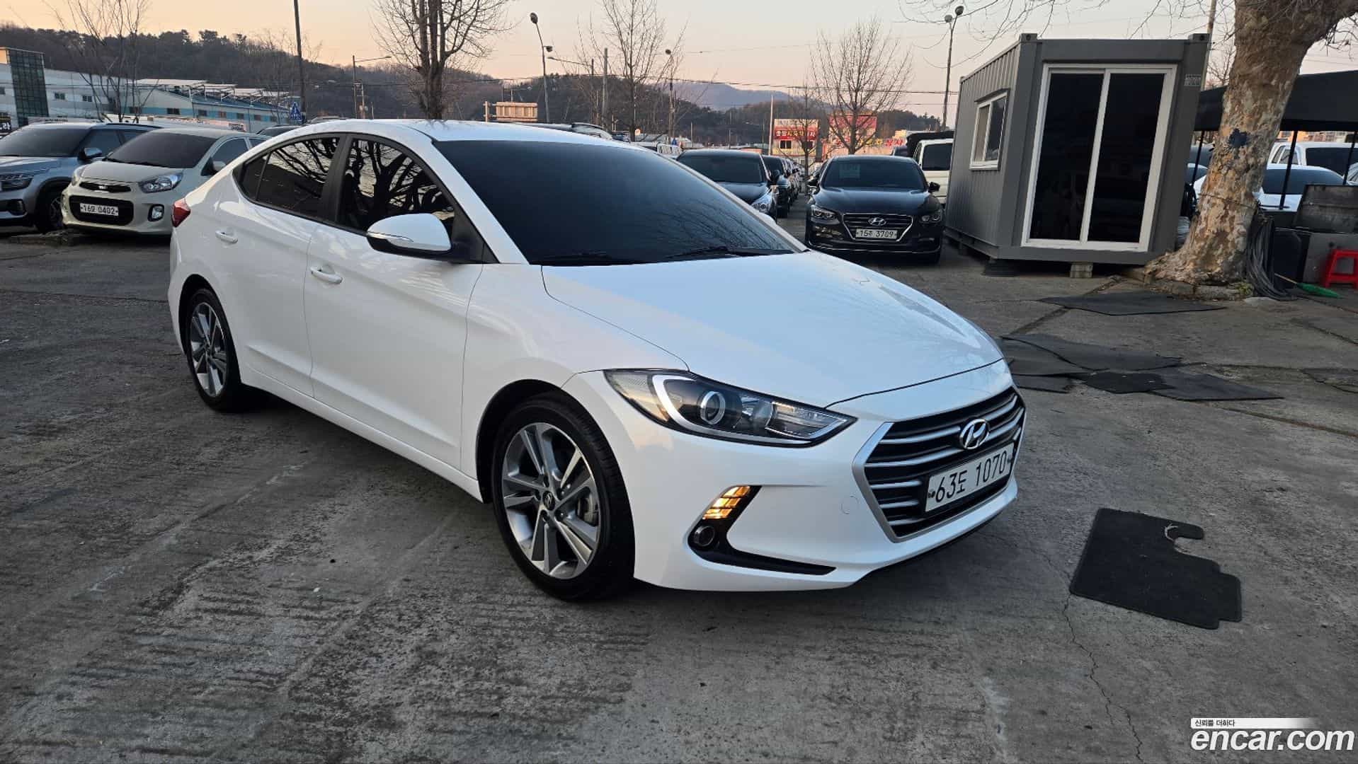 AVANTE Hyundai 2018.3-OUTER-003