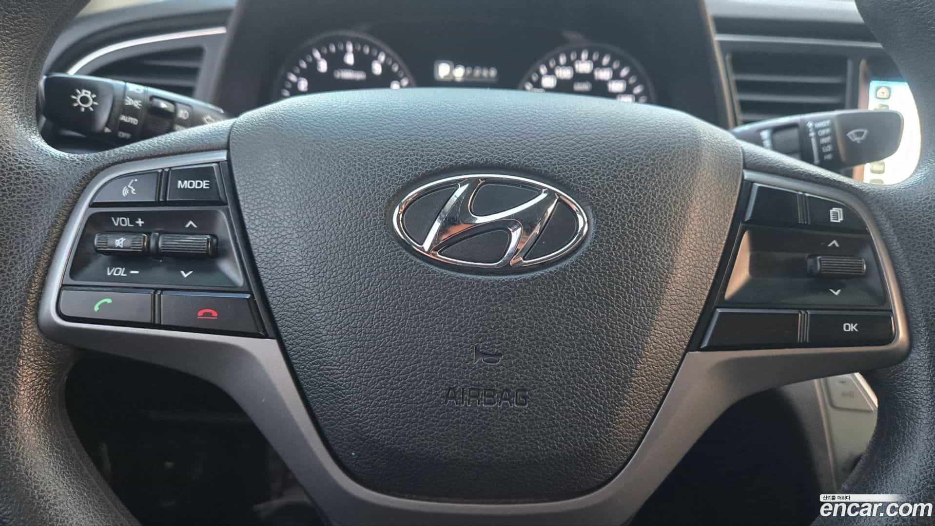 AVANTE Hyundai 2018.3-OPTION-020