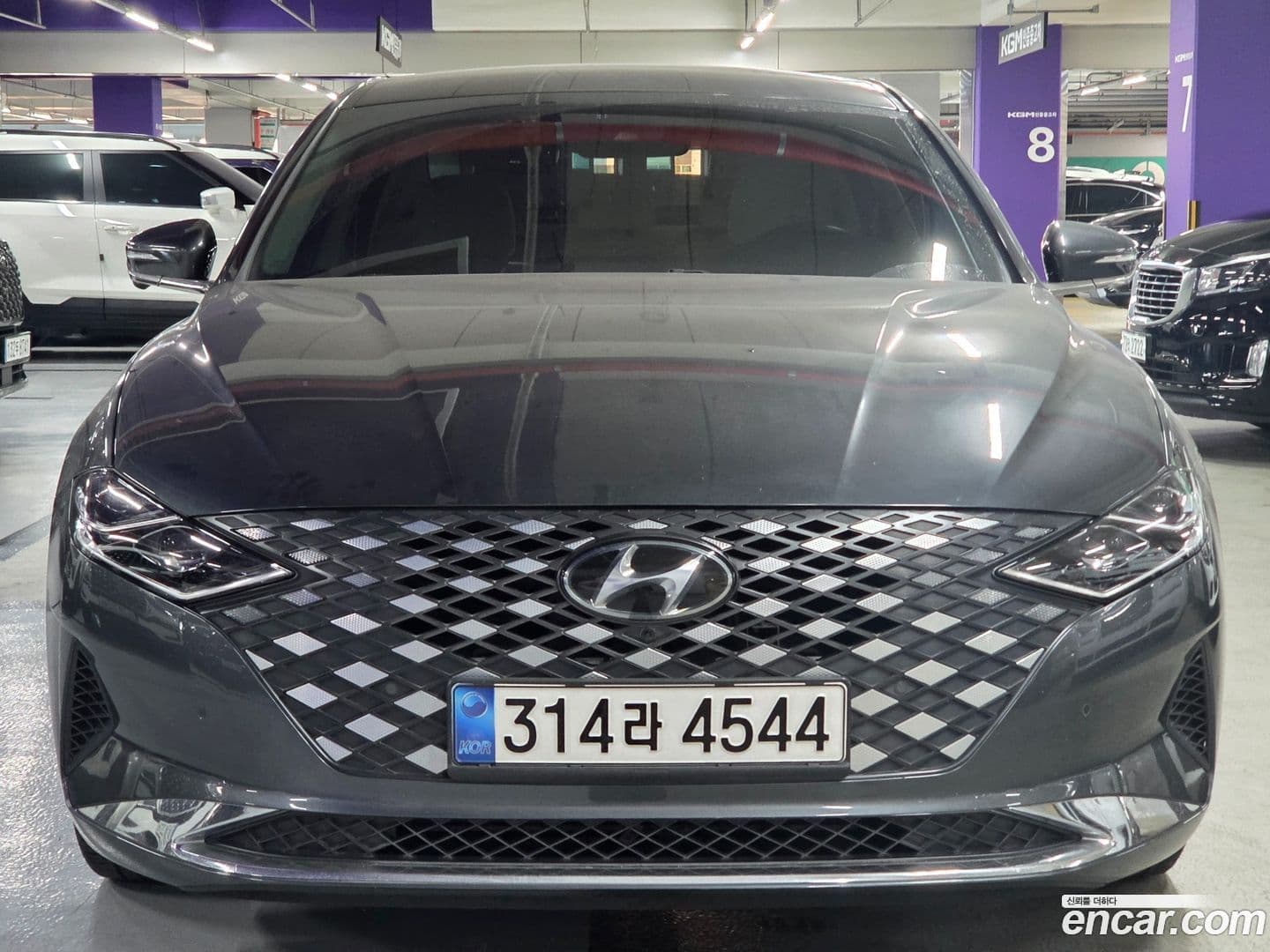 Main__Slider__Photo:Grandeur Hyundai 2021.10-0