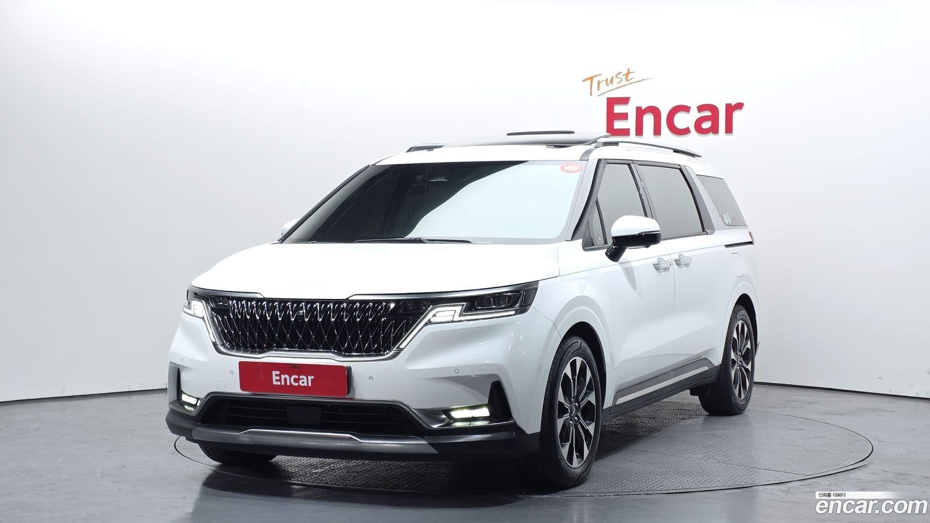 Main__Slider__Photo:Canival Kia 2023.5-0