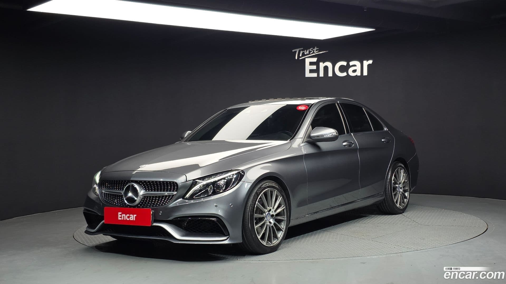 Main__Slider__Photo:C-Class Mercedes-Benz 2017.1-0