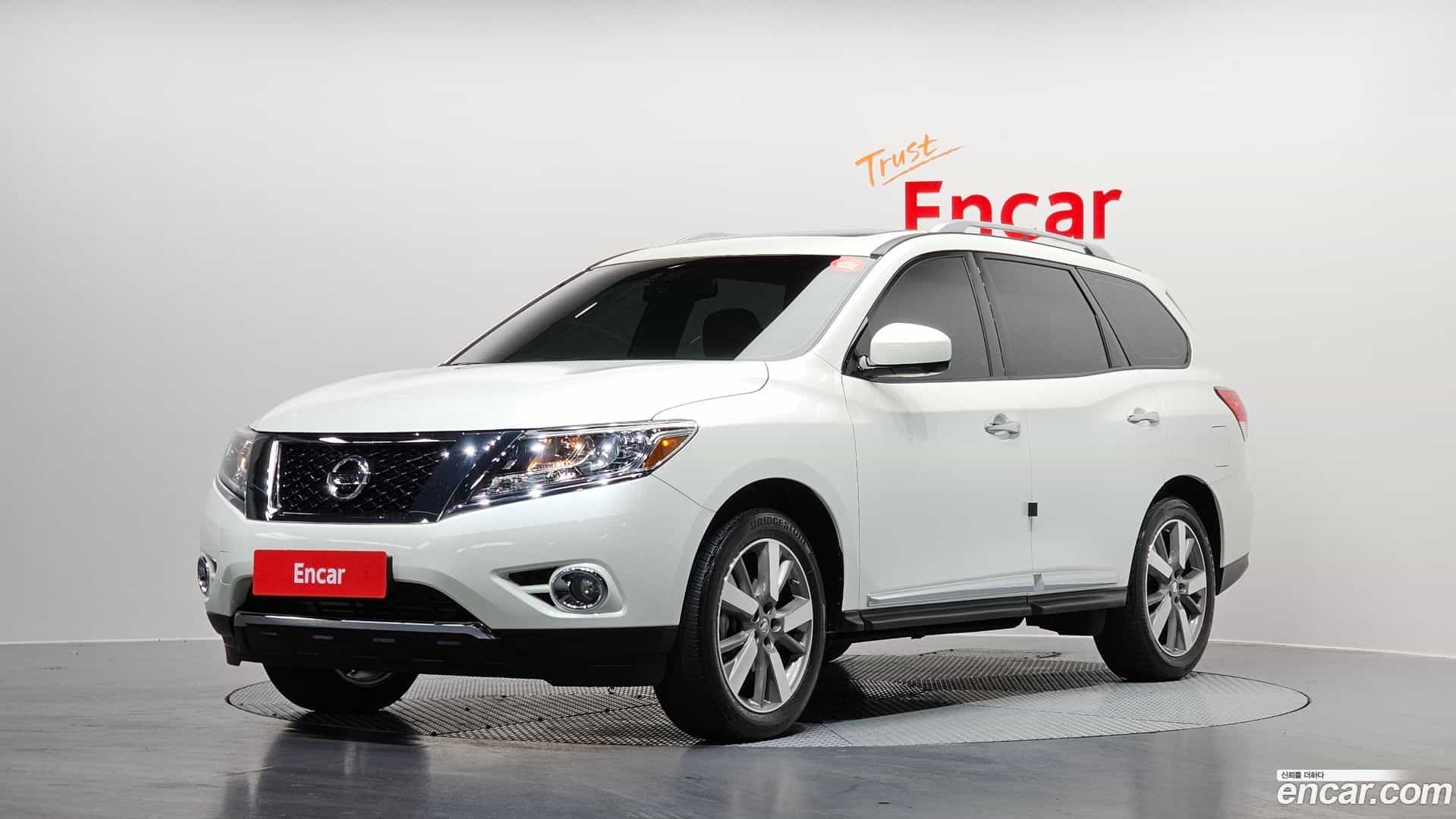 Pathfinder Nissan 2016.1-OUTER-001