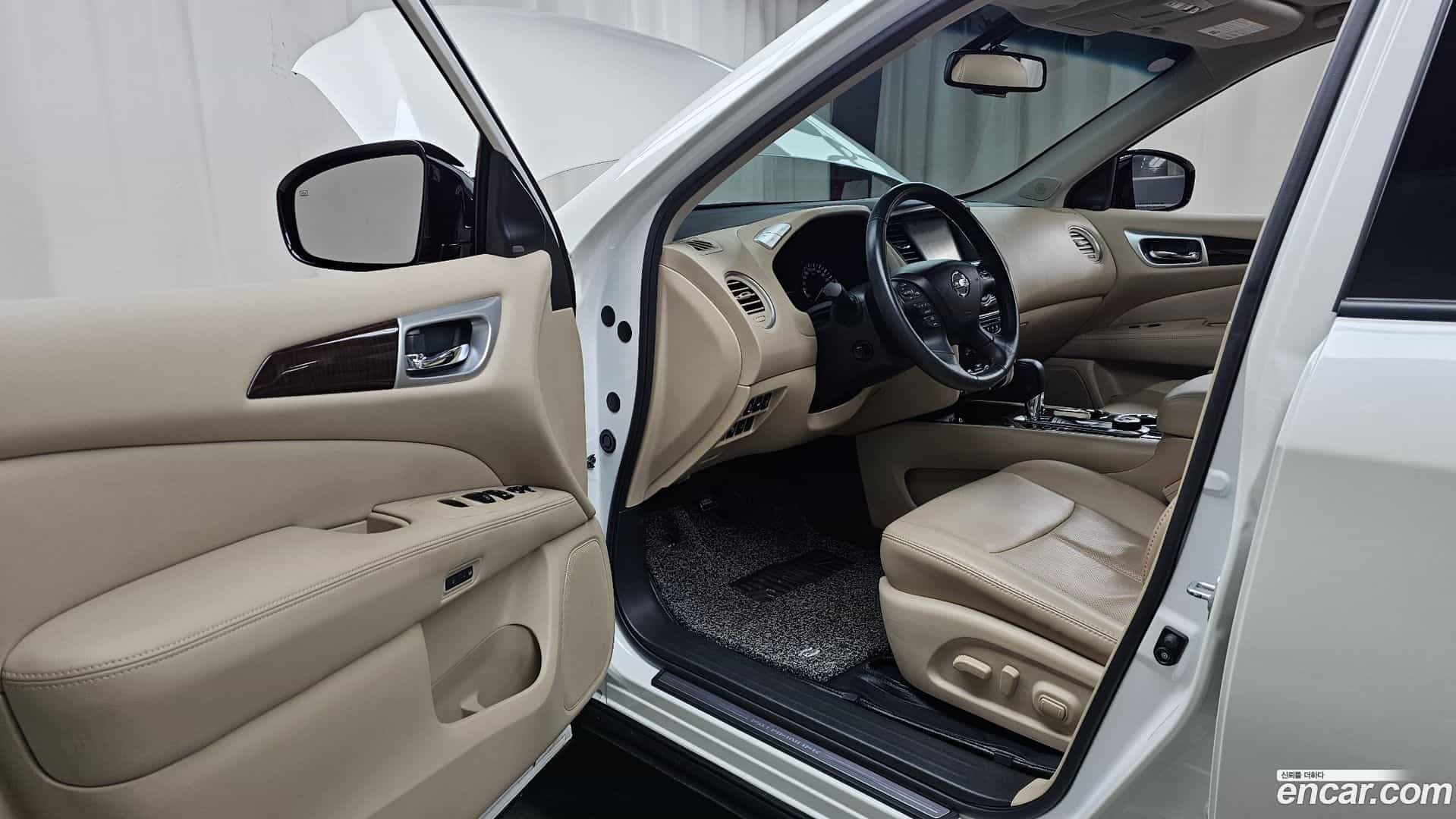 Pathfinder Nissan 2016.1-INNER-010