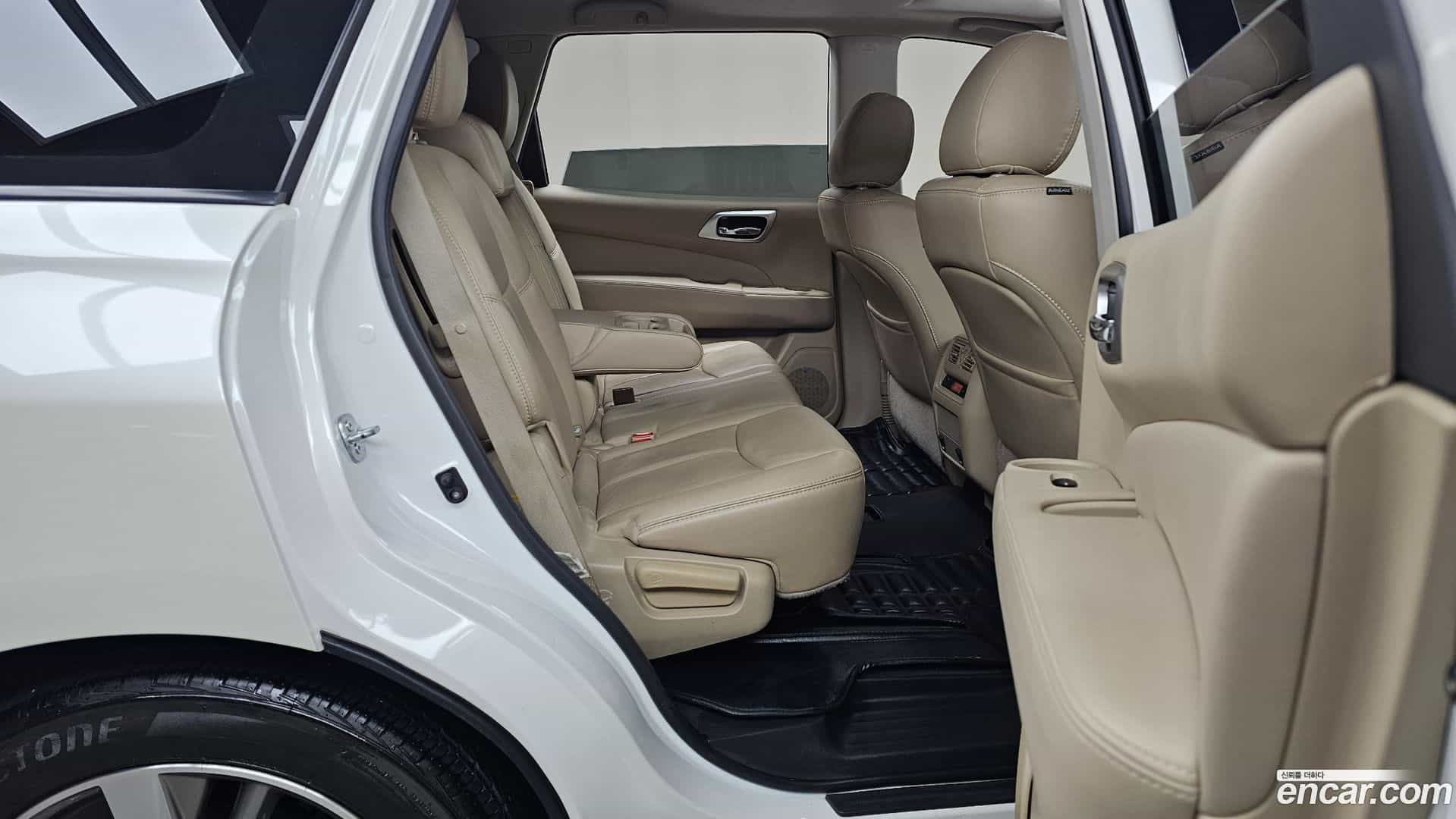 Pathfinder Nissan 2016.1-OPTION-016