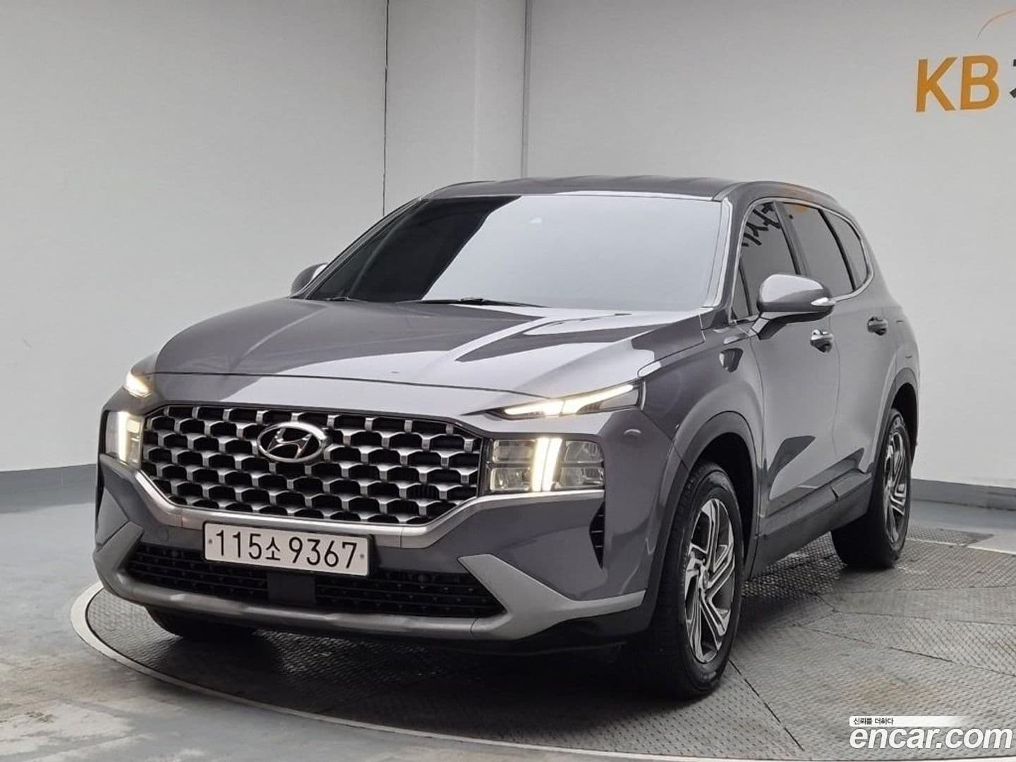 Main__Slider__Photo:Santafe Hyundai 2021.11-0