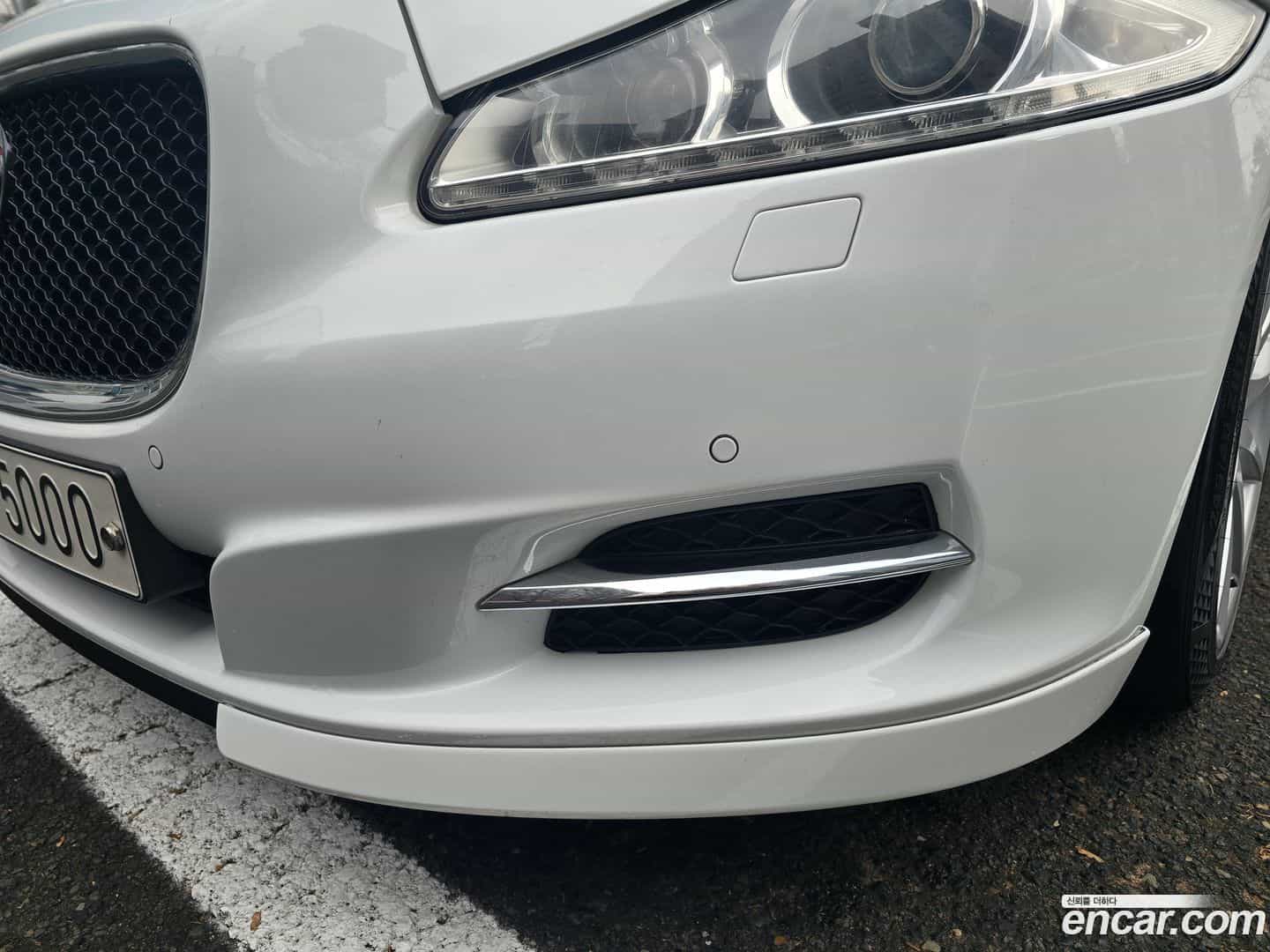 XJ Jaguar 2014.0-OUTER-001