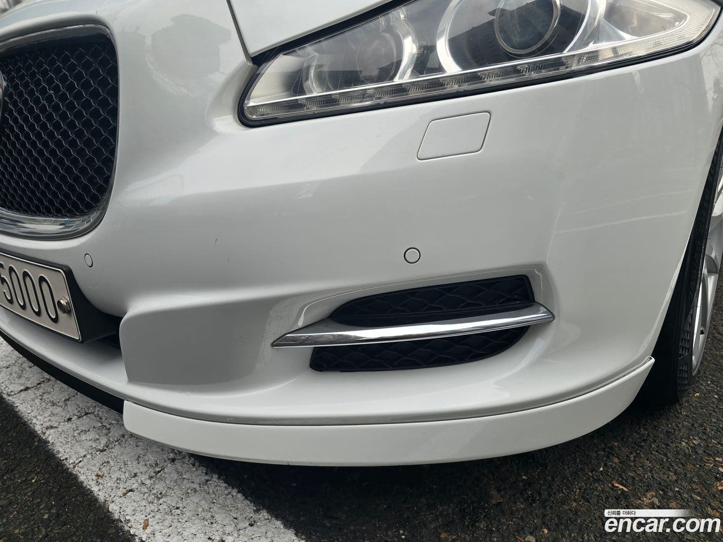 Main__Slider__Photo:XJ Jaguar 2014.0-0