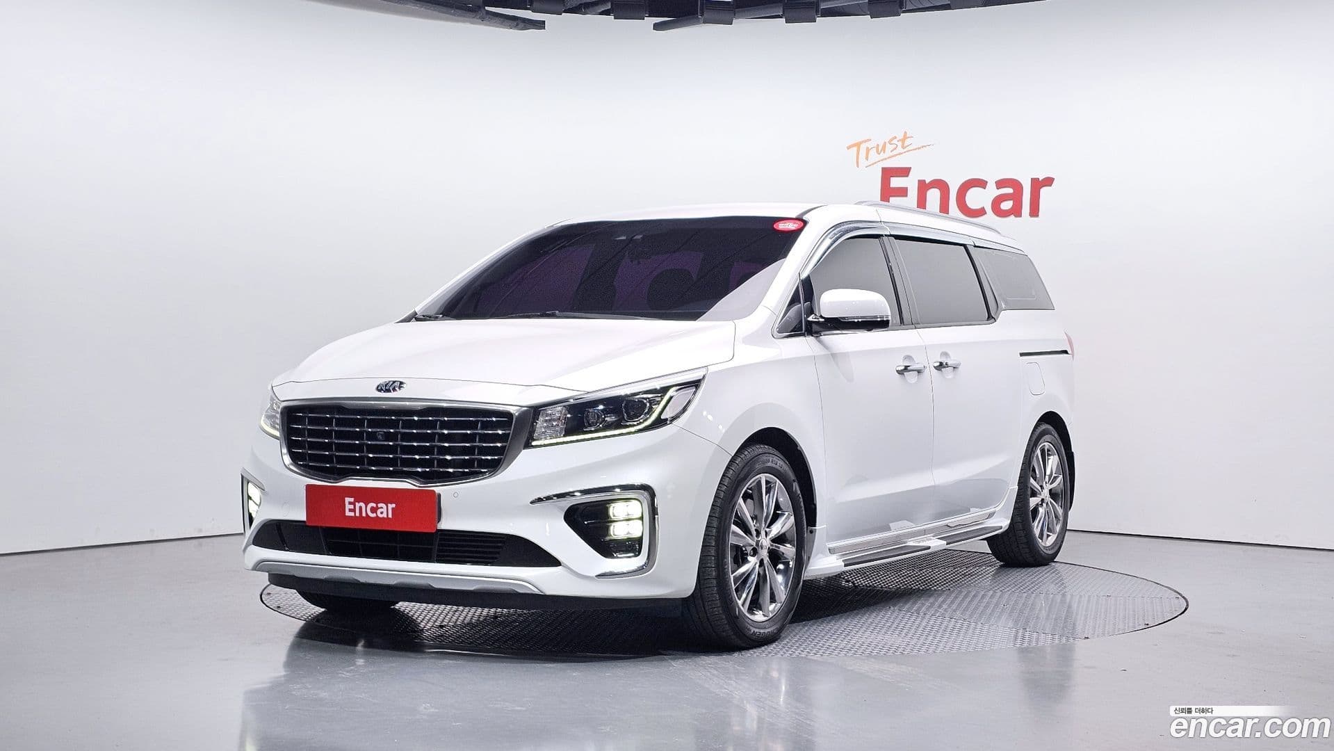 Main__Slider__Photo:Canival Kia 2019.9-0