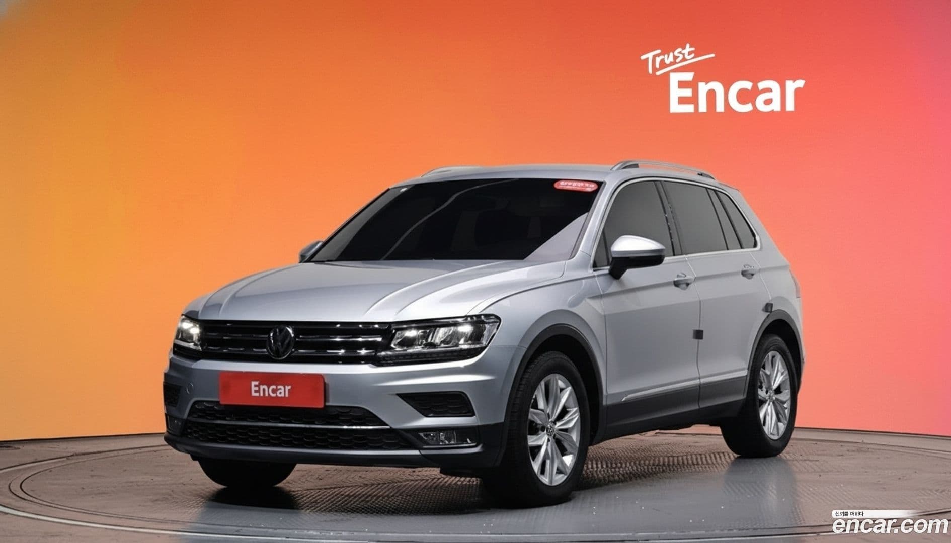 Main__Slider__Photo:Tiguan Volkswagen 2019.10-0