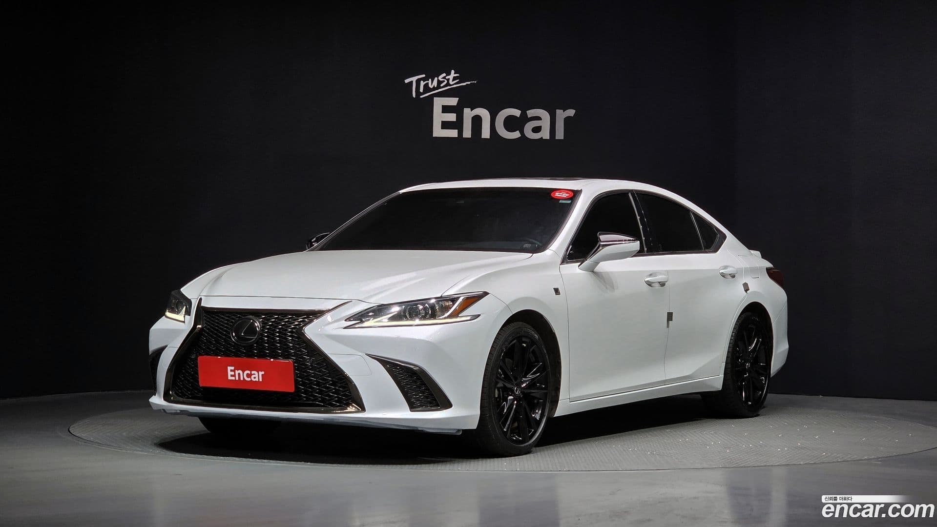 Main__Slider__Photo:ES Lexus 2024.0-0
