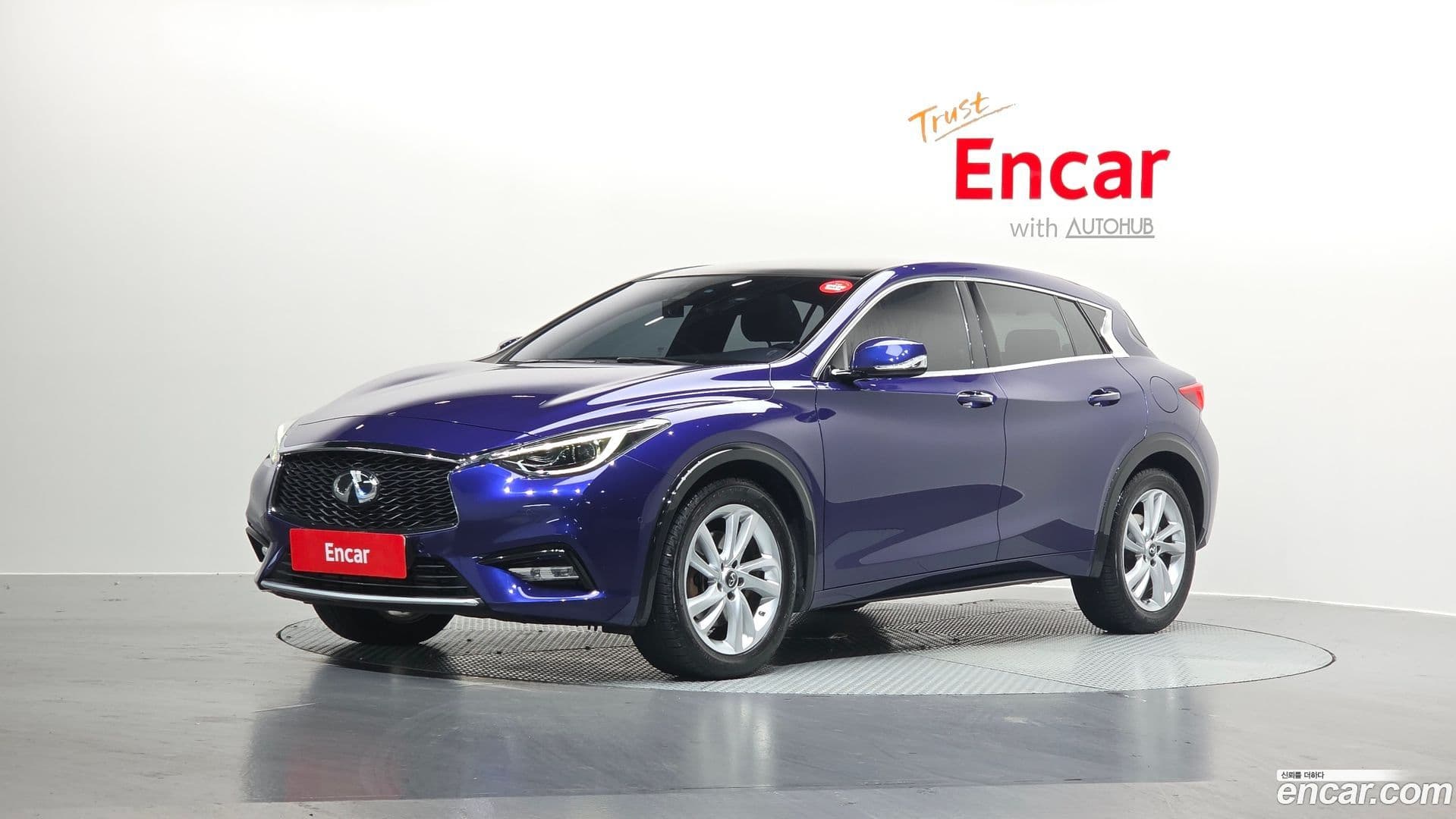 Main__Slider__Photo:Q30 Infiniti 2019.11-0