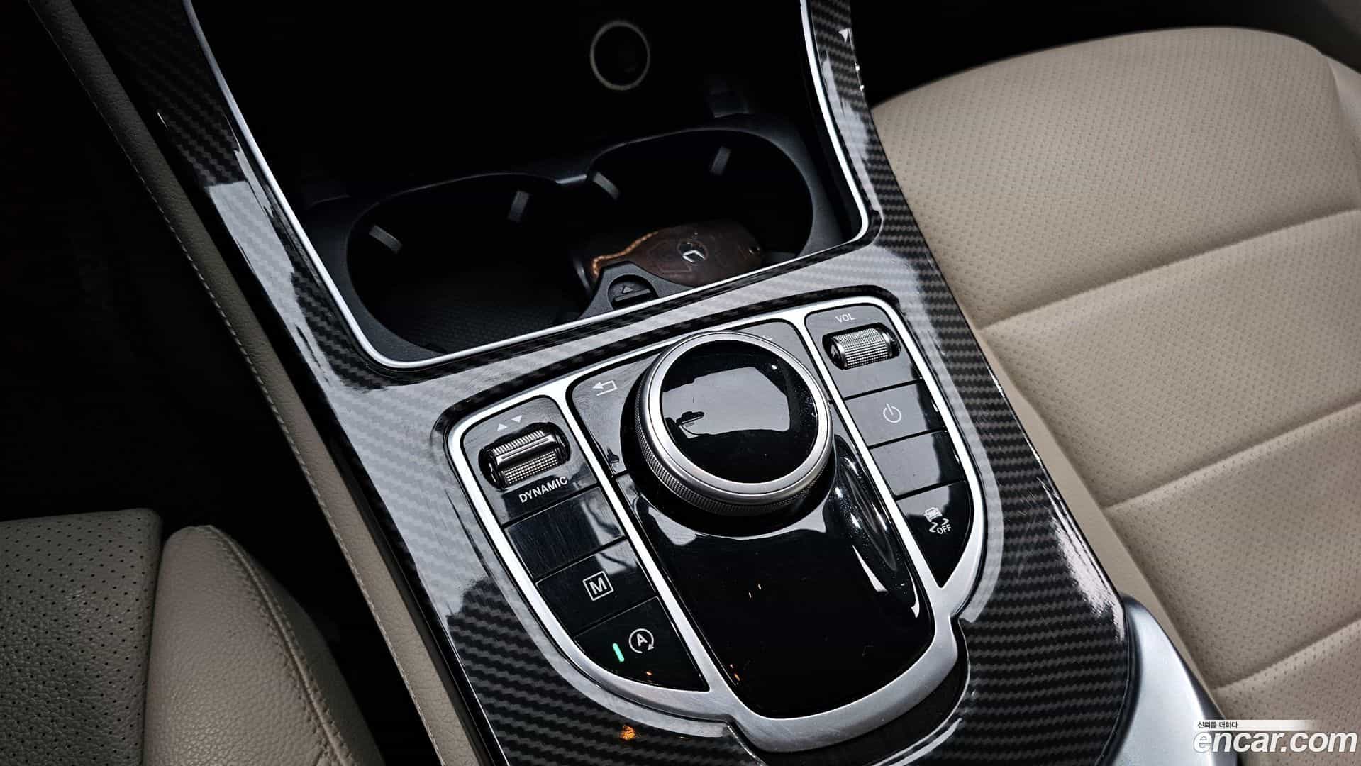GLC-Class Mercedes-Benz 2017.11-OPTION-021