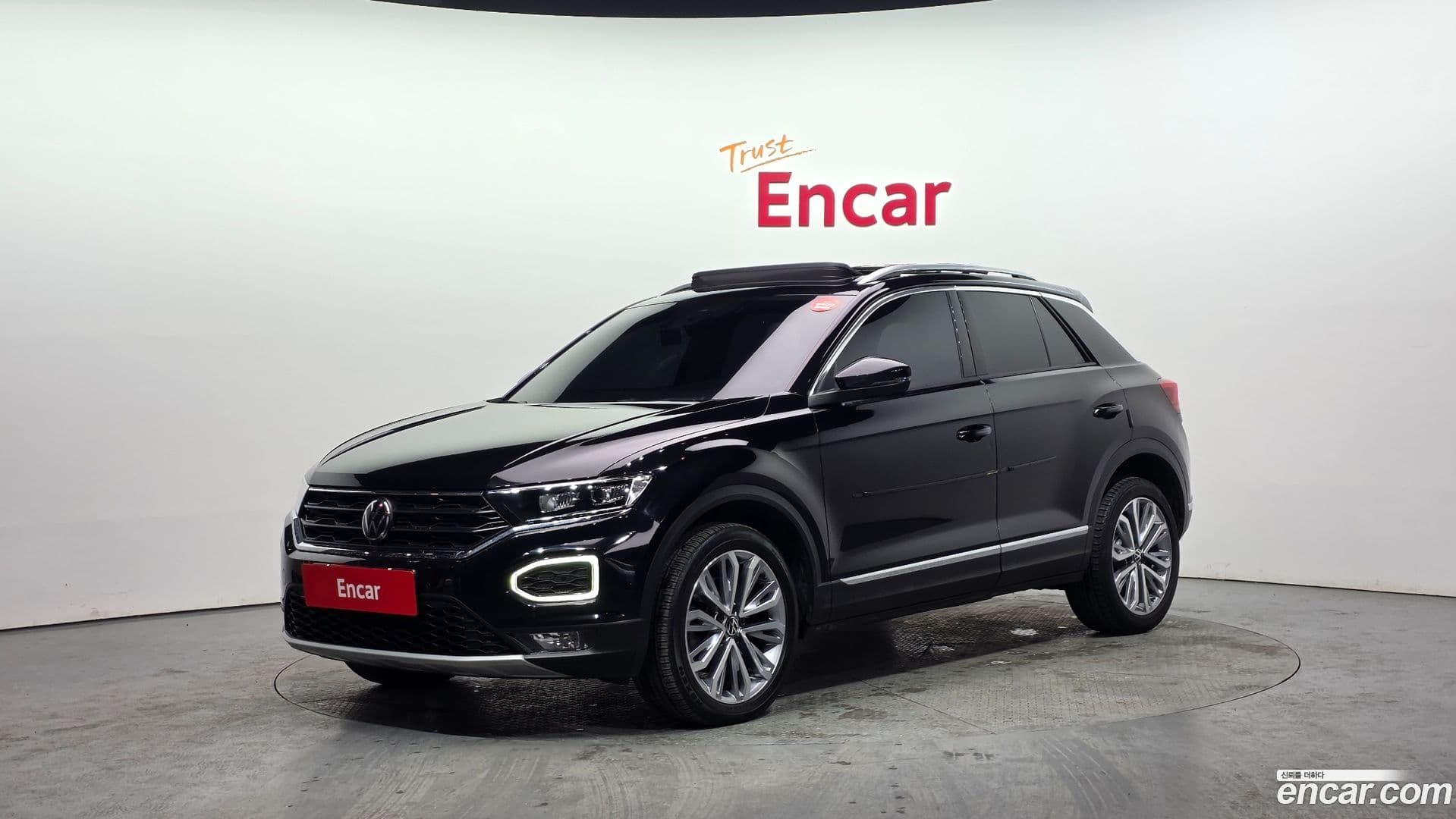 Main__Slider__Photo:T-Roc Volkswagen 2021.4-0