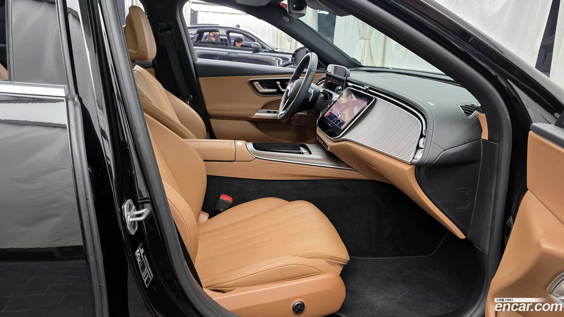 E-Class Mercedes-Benz 2025.4-OPTION-015