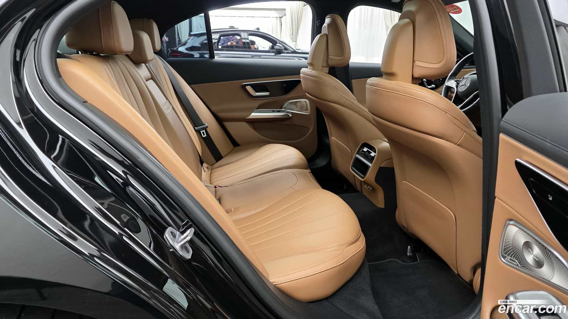 E-Class Mercedes-Benz 2025.4-OPTION-016