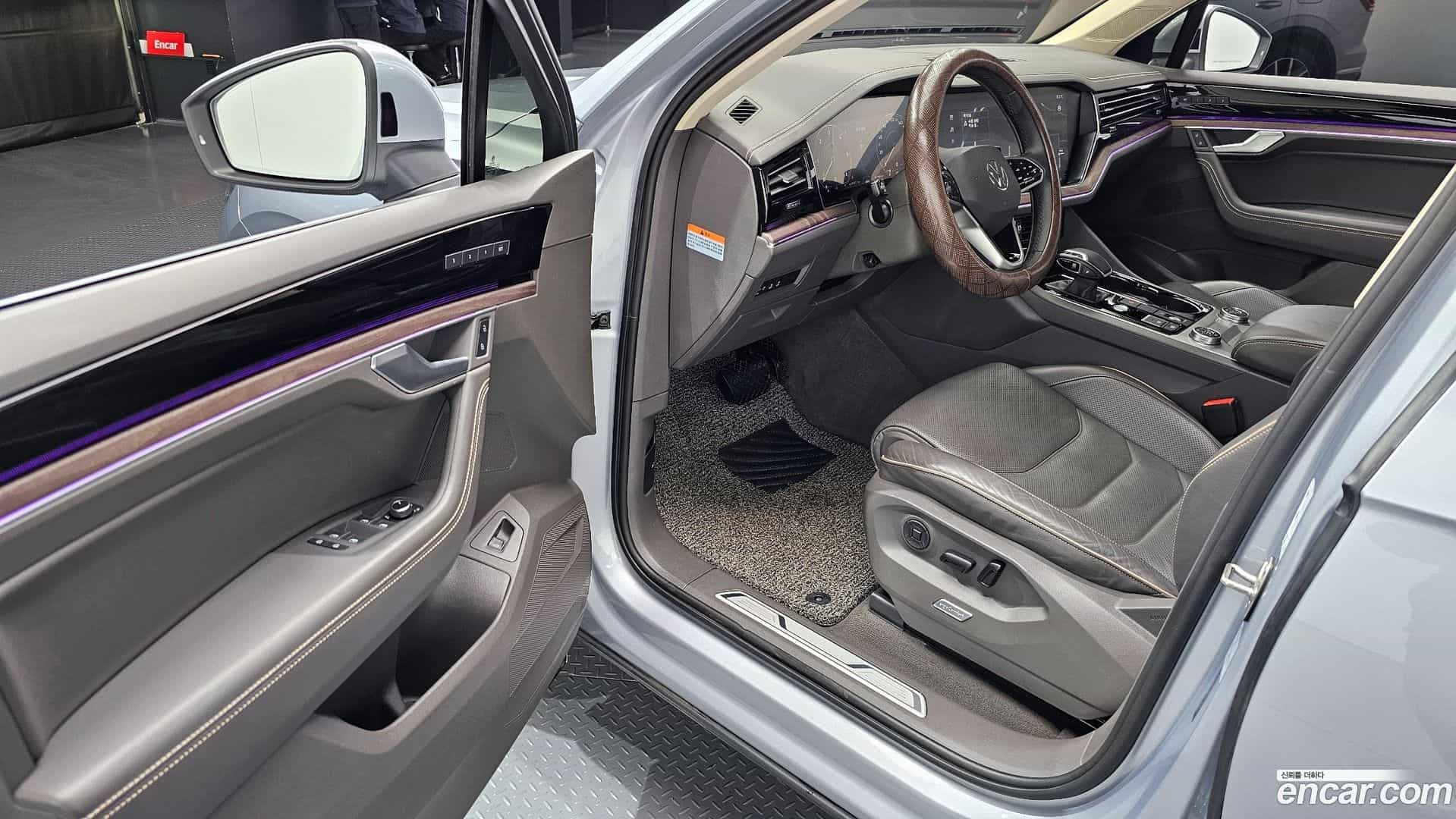 Touareg Volkswagen 2020.11-OPTION-015